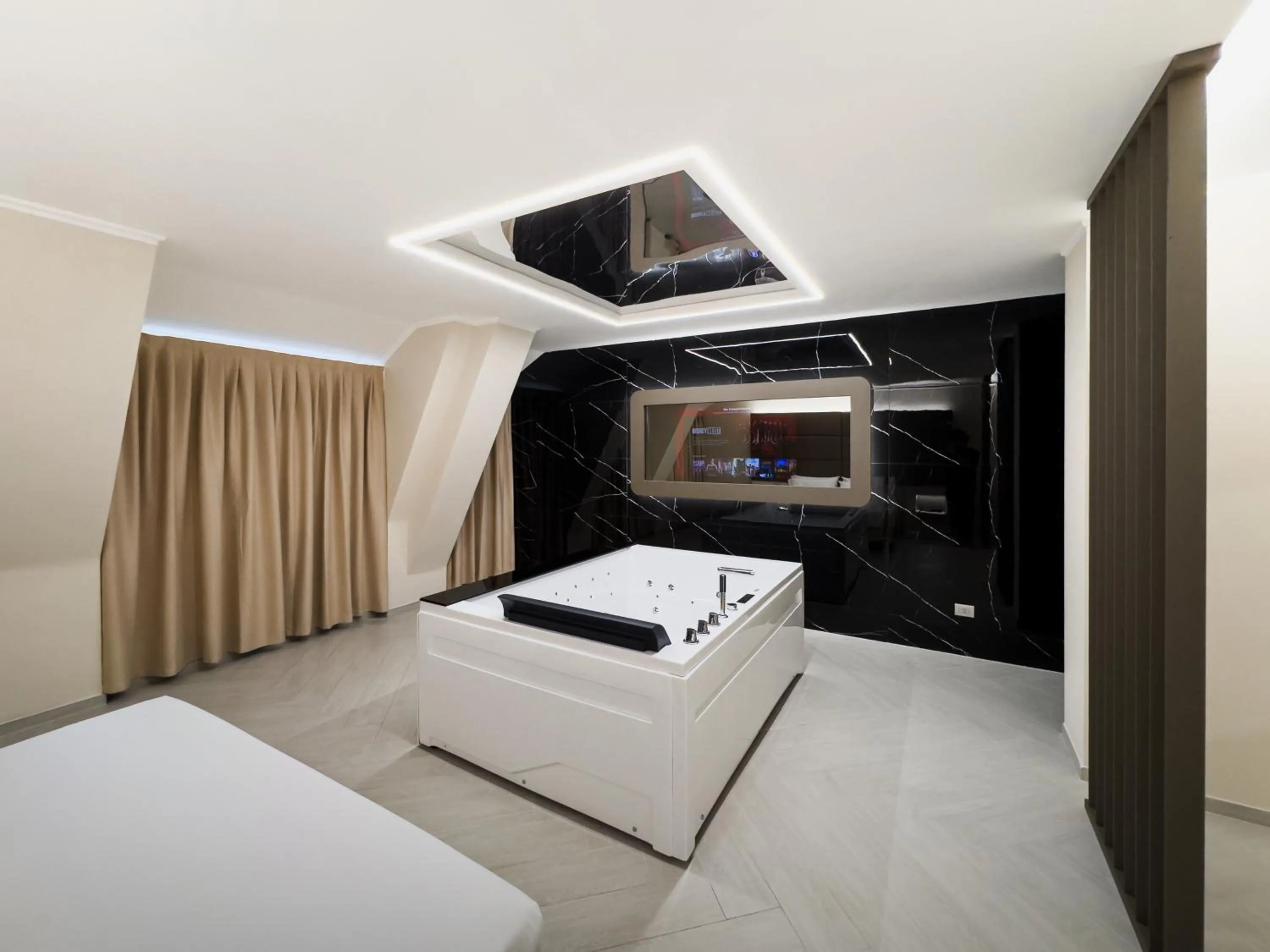 Bed in Grand Hotel Europa