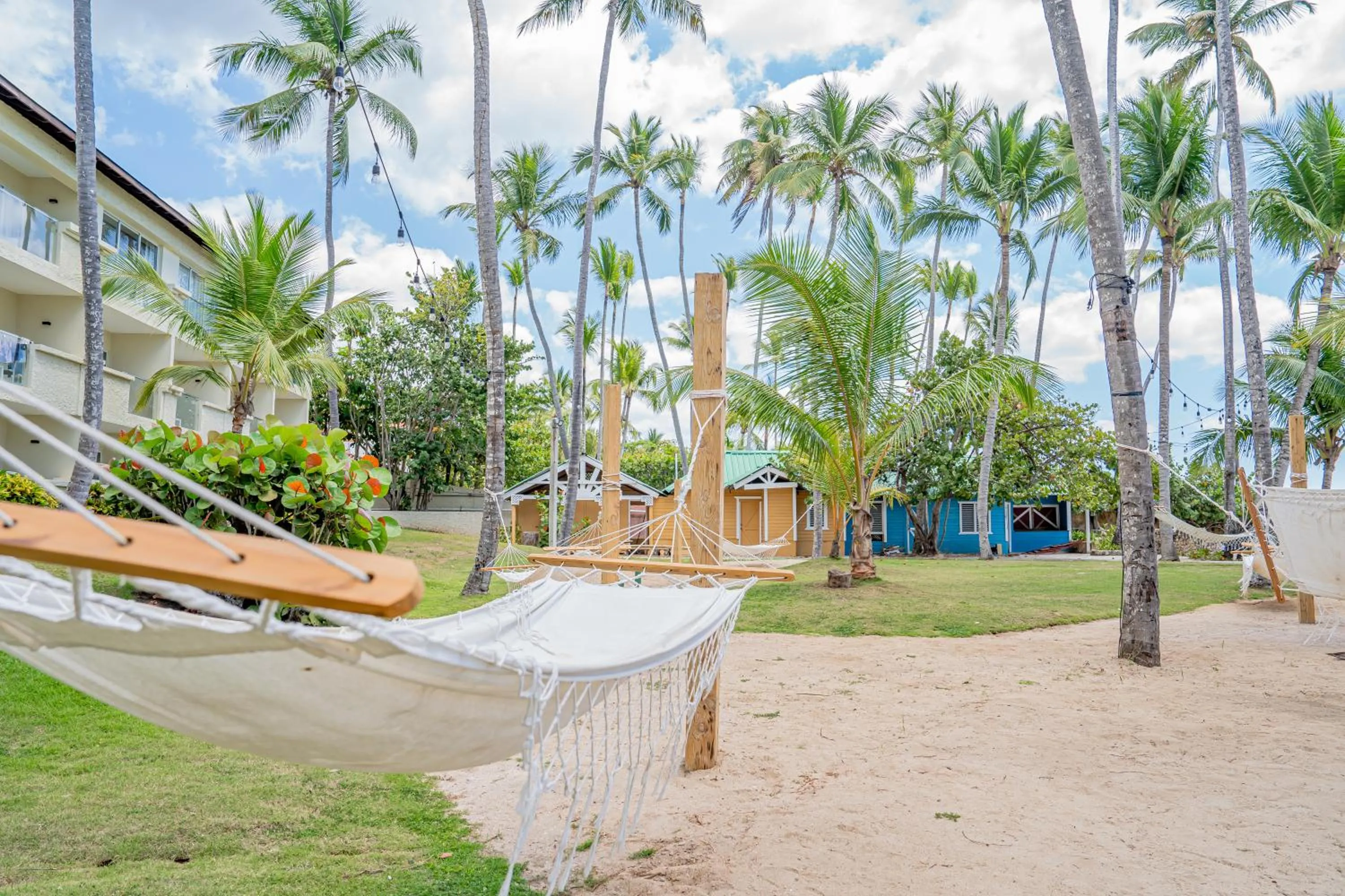 Area and facilities in Coral Costa Caribe Beach Resort - All Inclusive