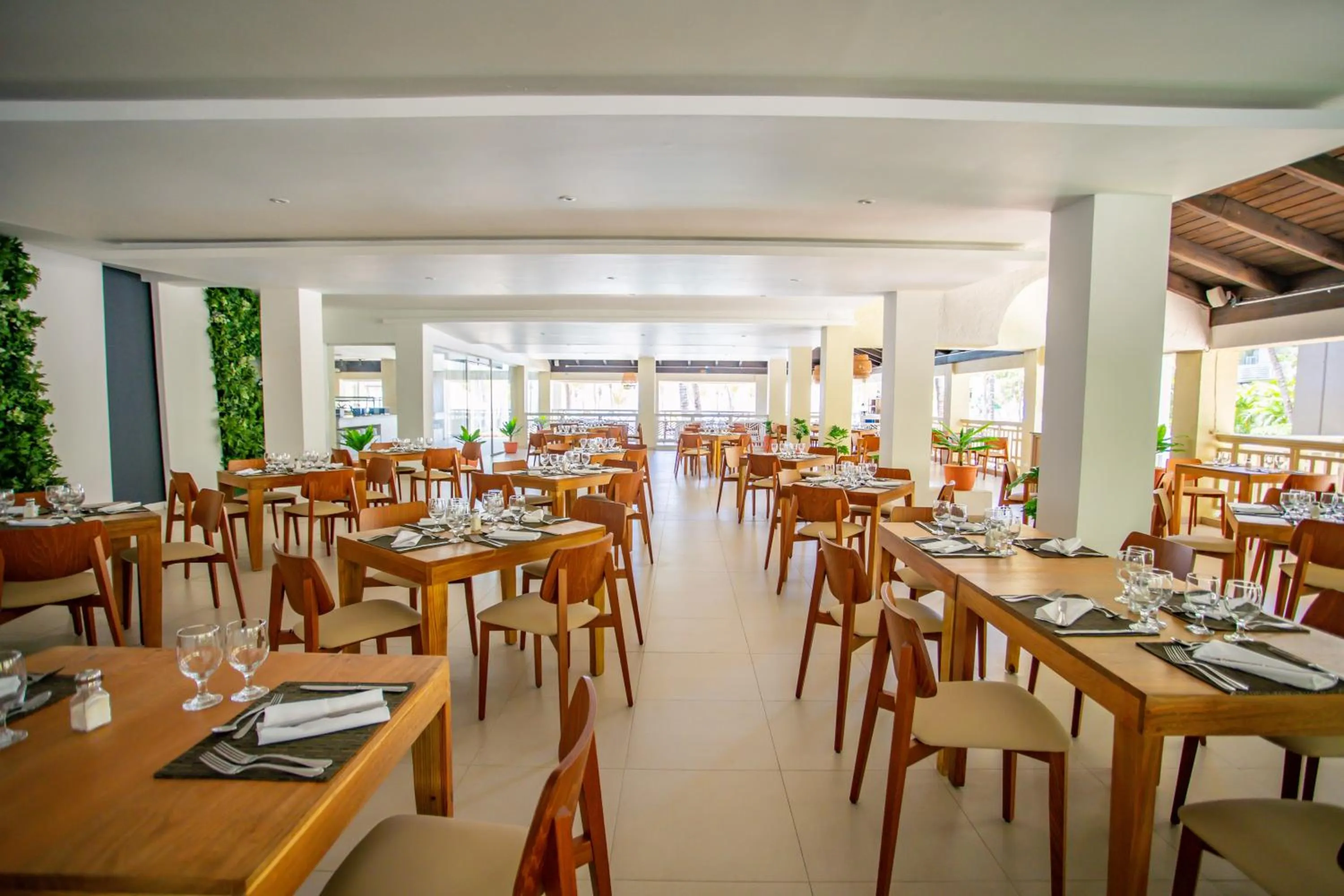 Restaurant/places to eat in Coral Costa Caribe Beach Resort - All Inclusive