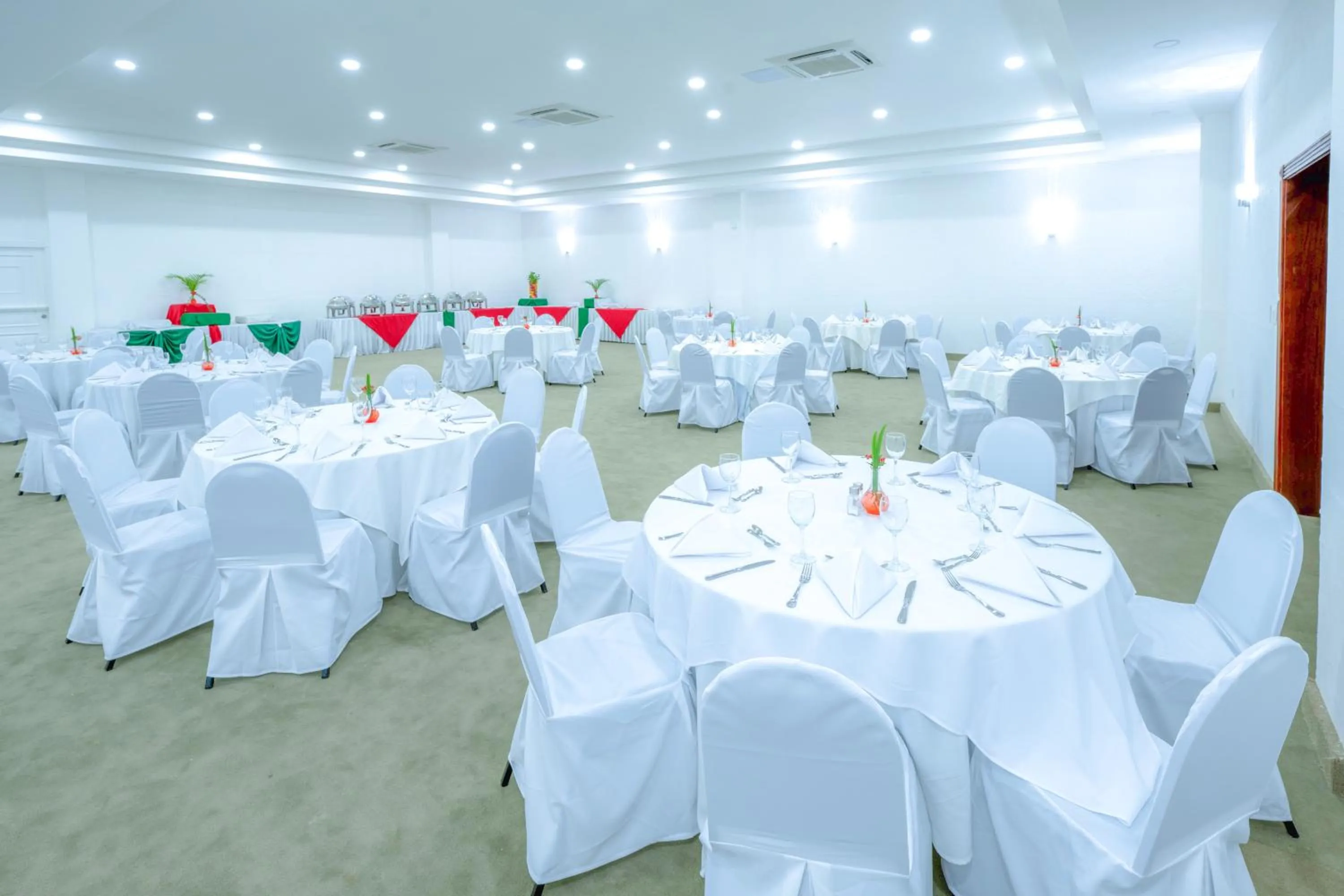 Business facilities in Coral Costa Caribe Beach Resort - All Inclusive