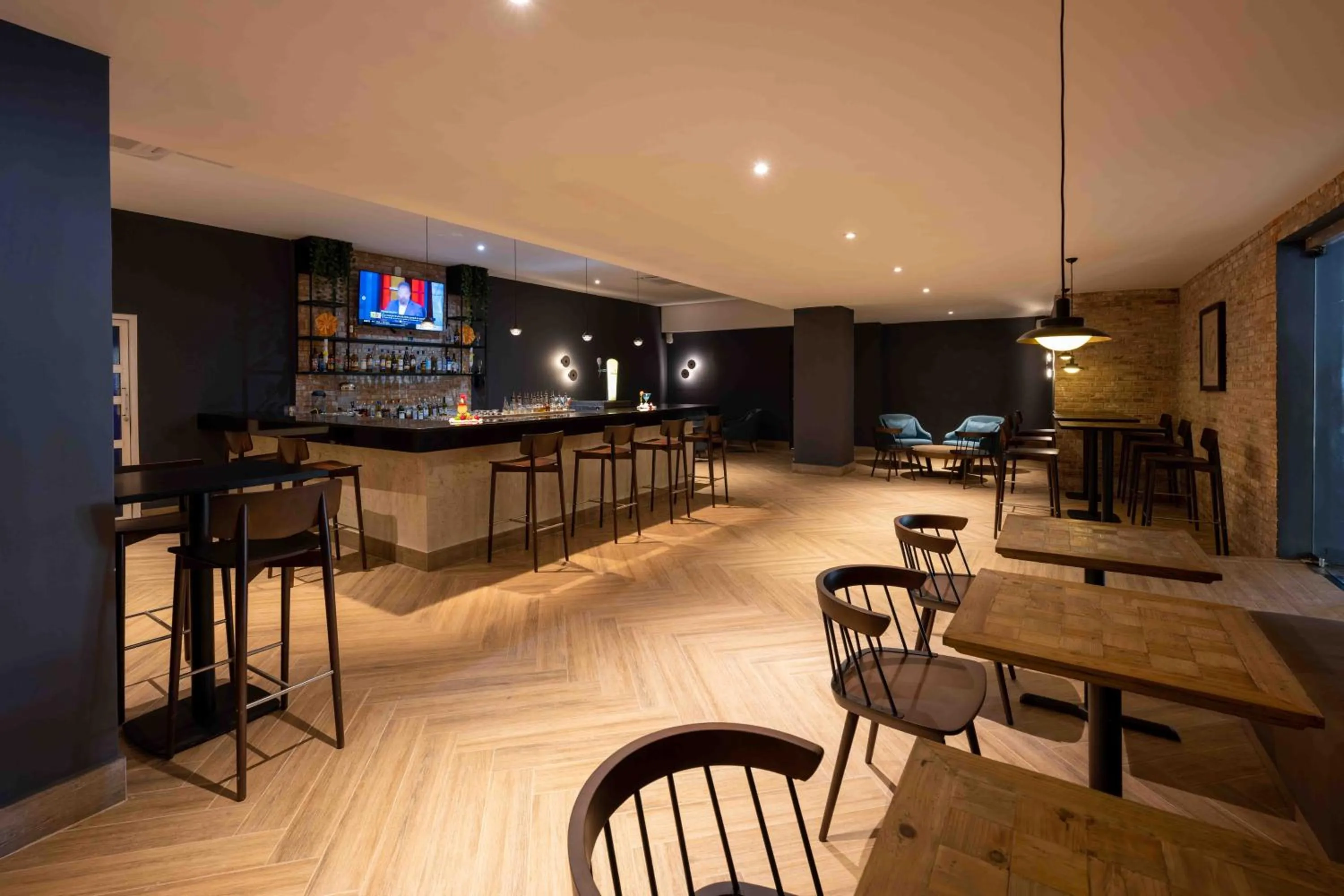 Lounge or bar in Coral Costa Caribe Beach Resort - All Inclusive