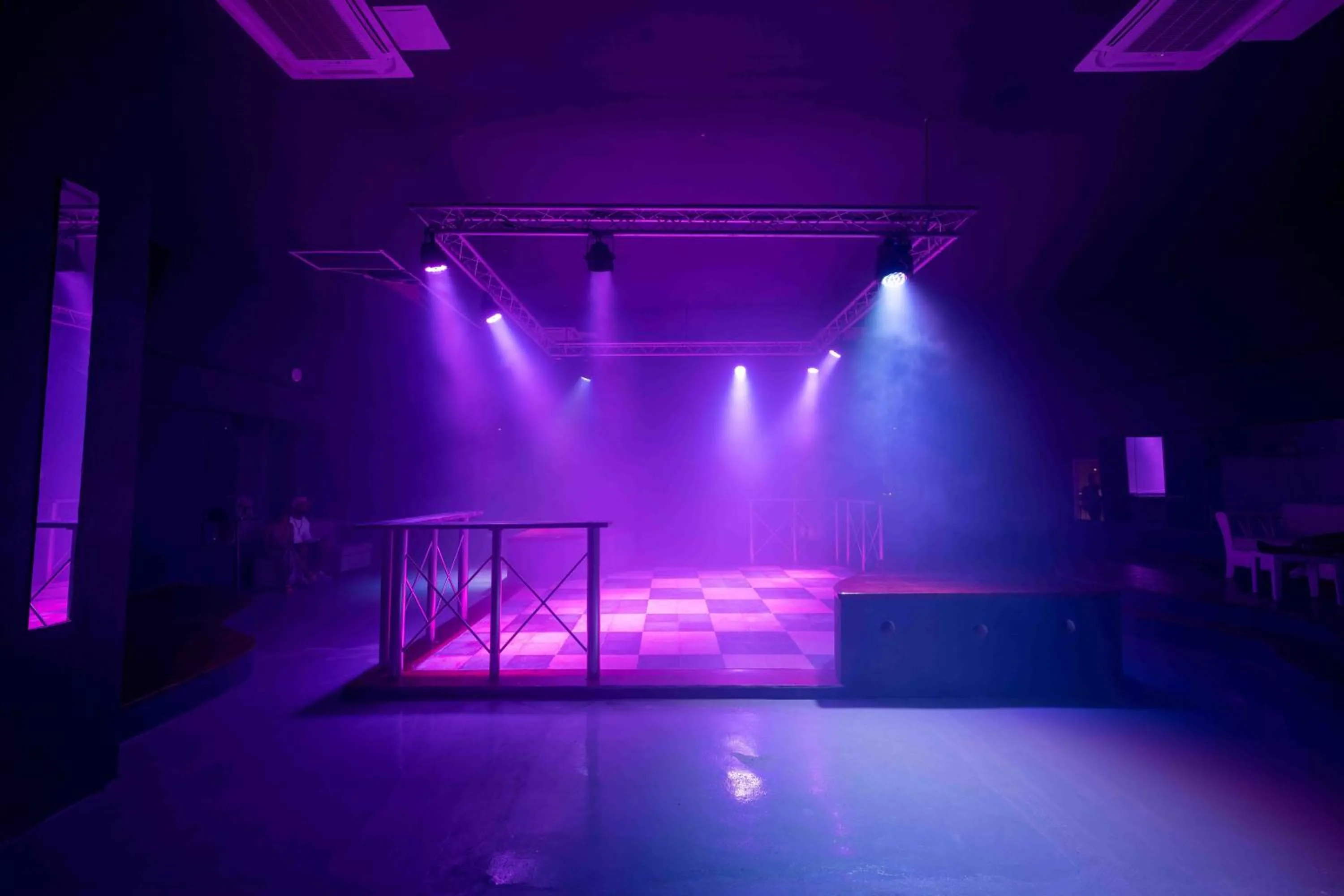 Nightclub / DJ in Coral Costa Caribe Beach Resort - All Inclusive