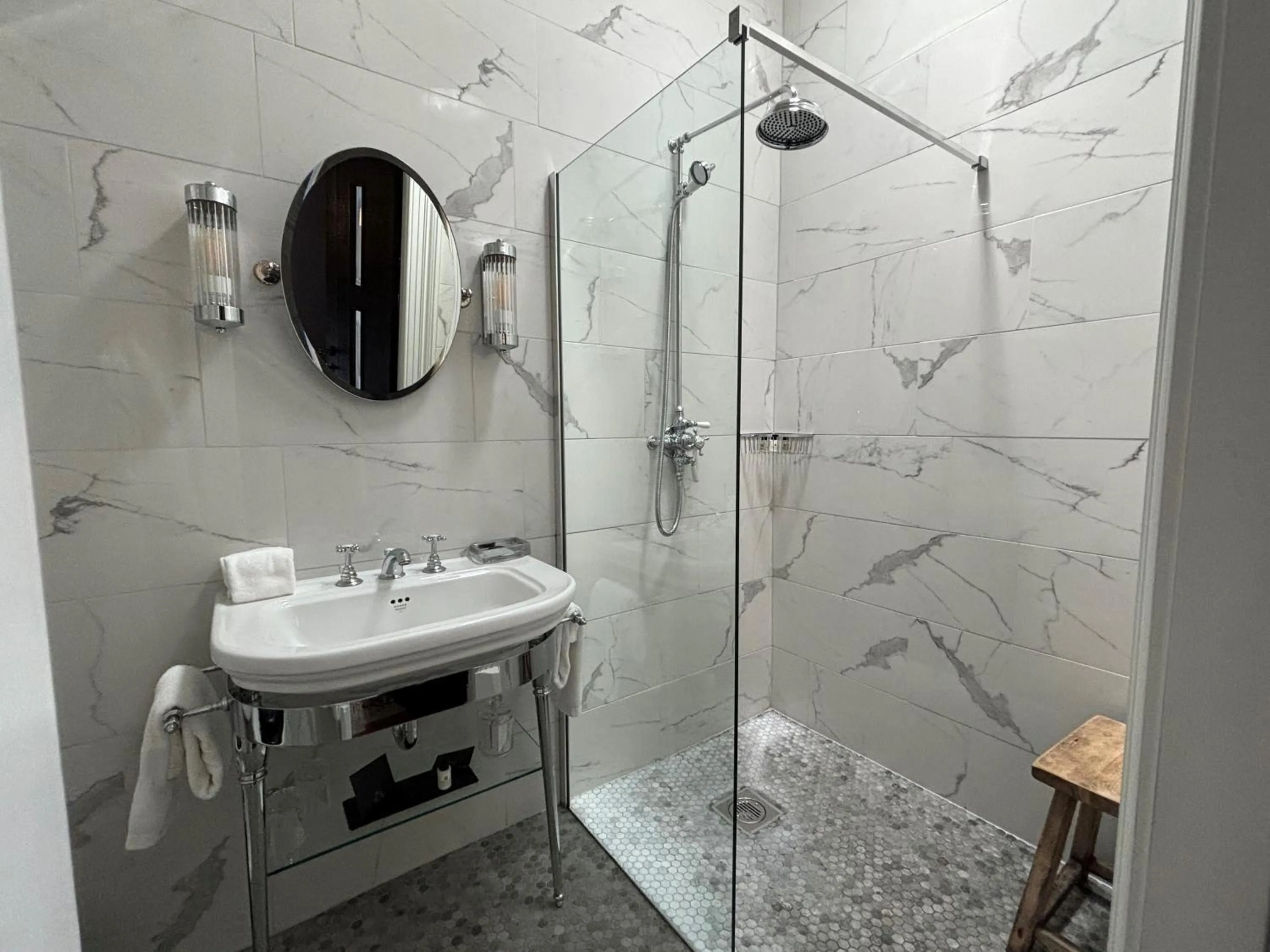 Shower in Manor House Lindley