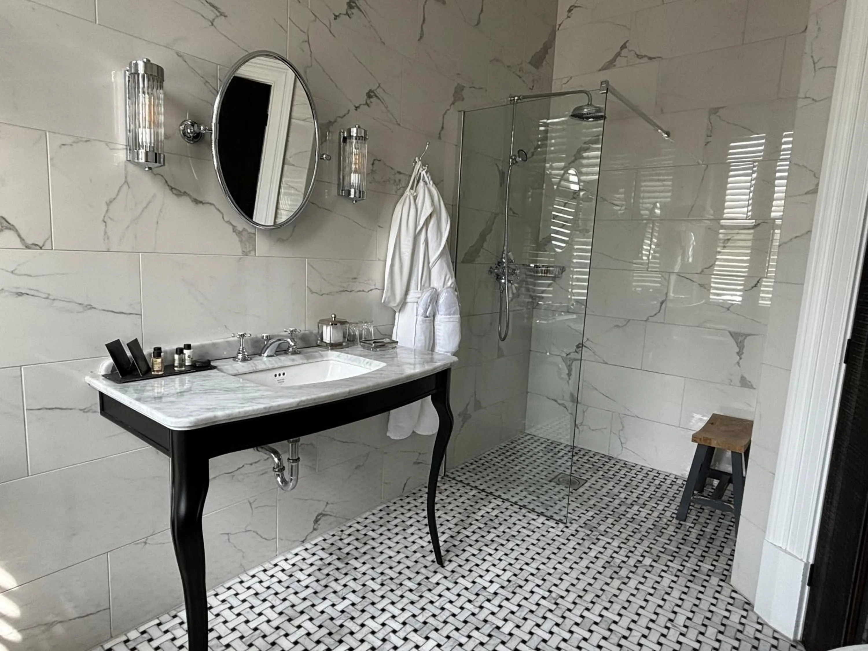 Shower in Manor House Lindley