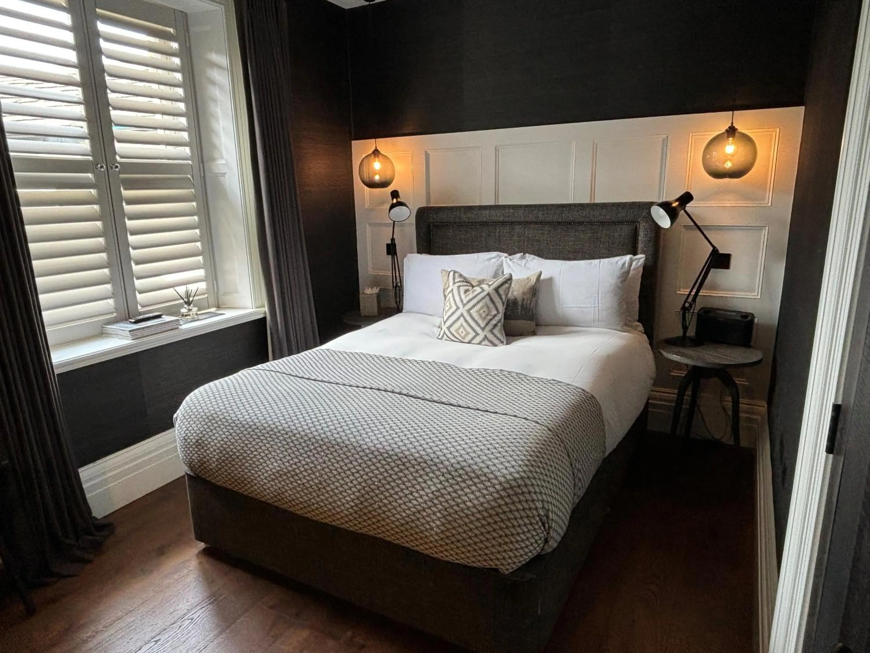 Bed in Manor House Lindley