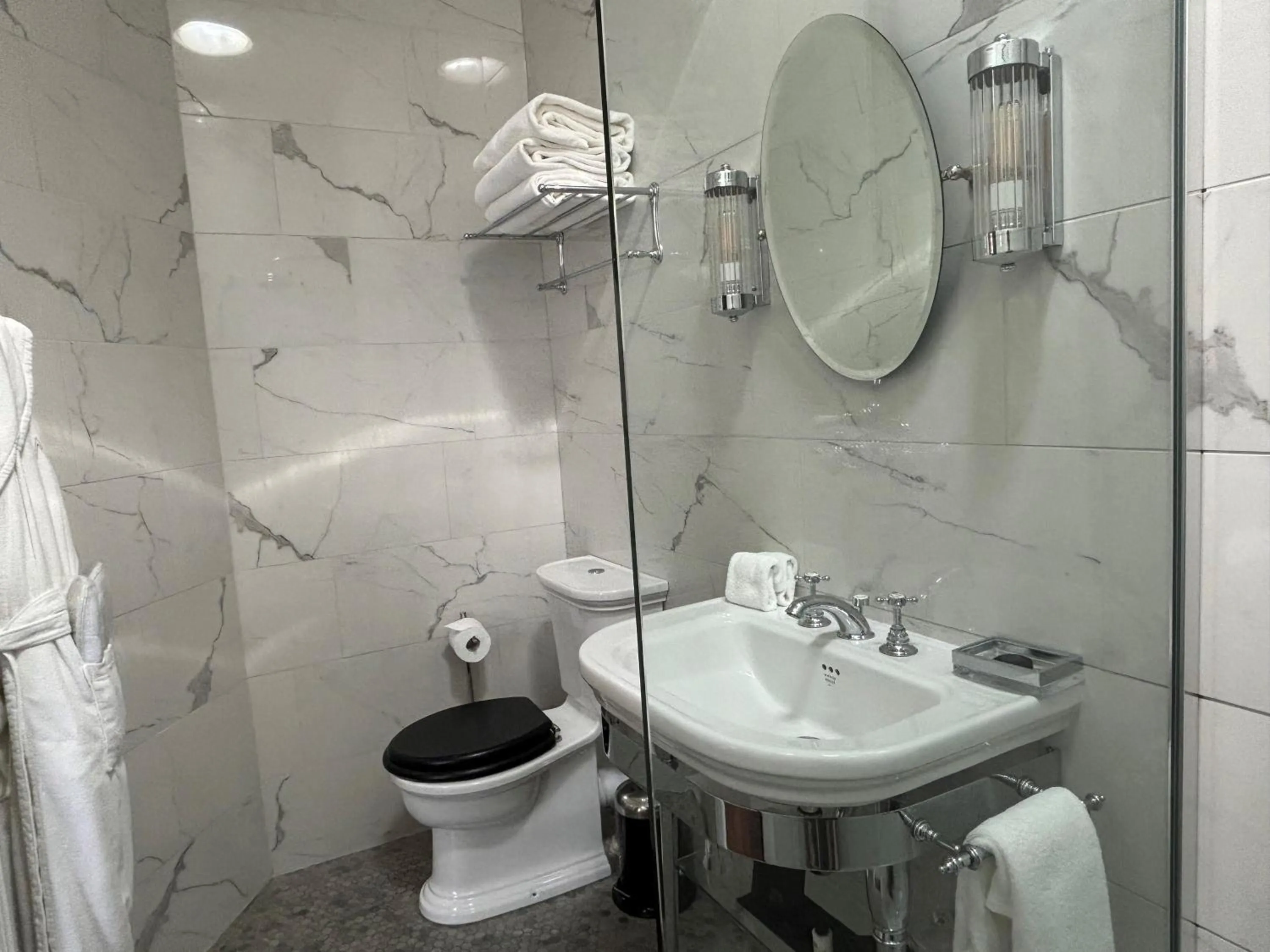 Shower in Manor House Lindley