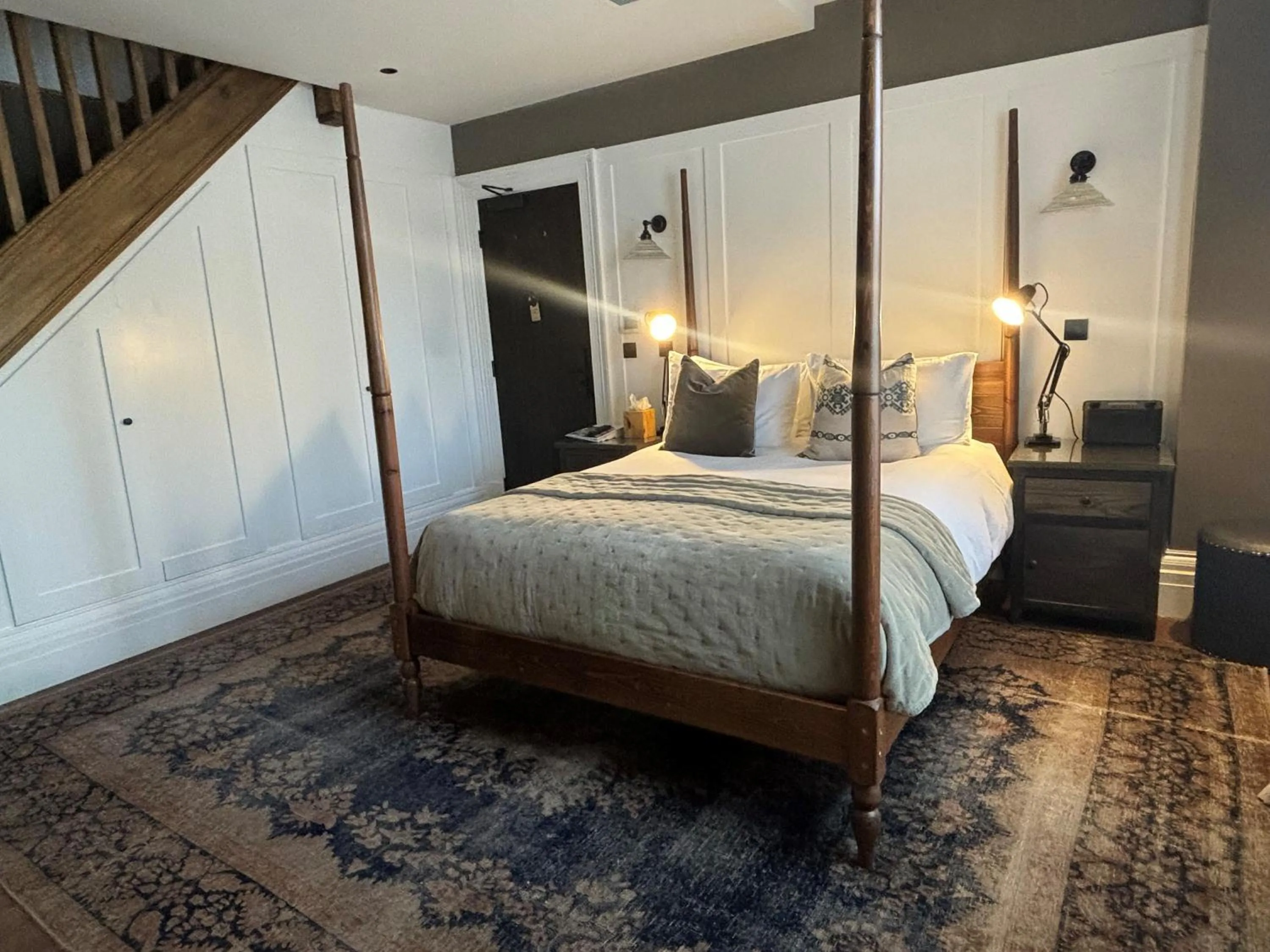 Bedroom, Bed in Manor House Lindley