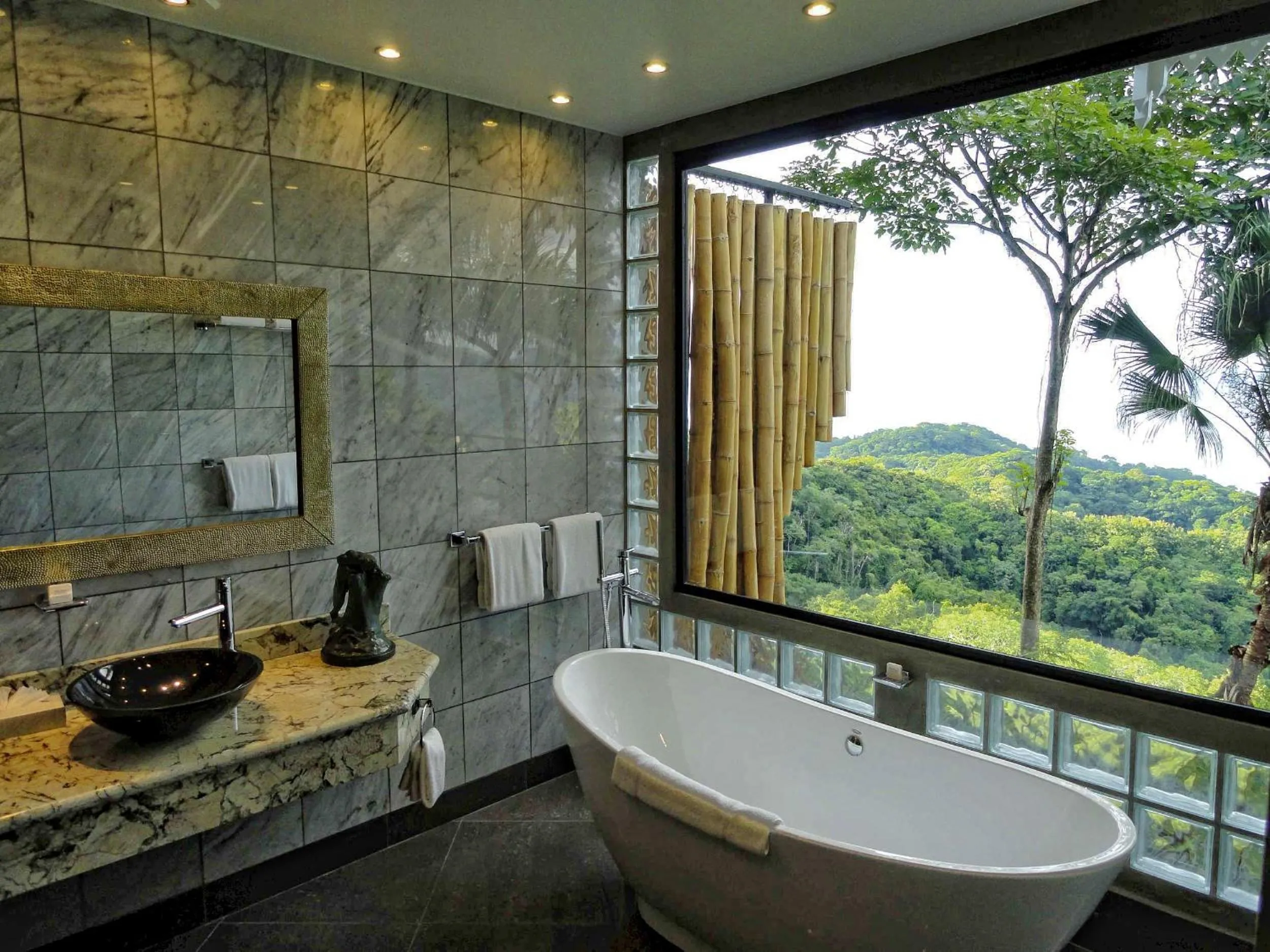 Bath in Hotel Villa Caletas