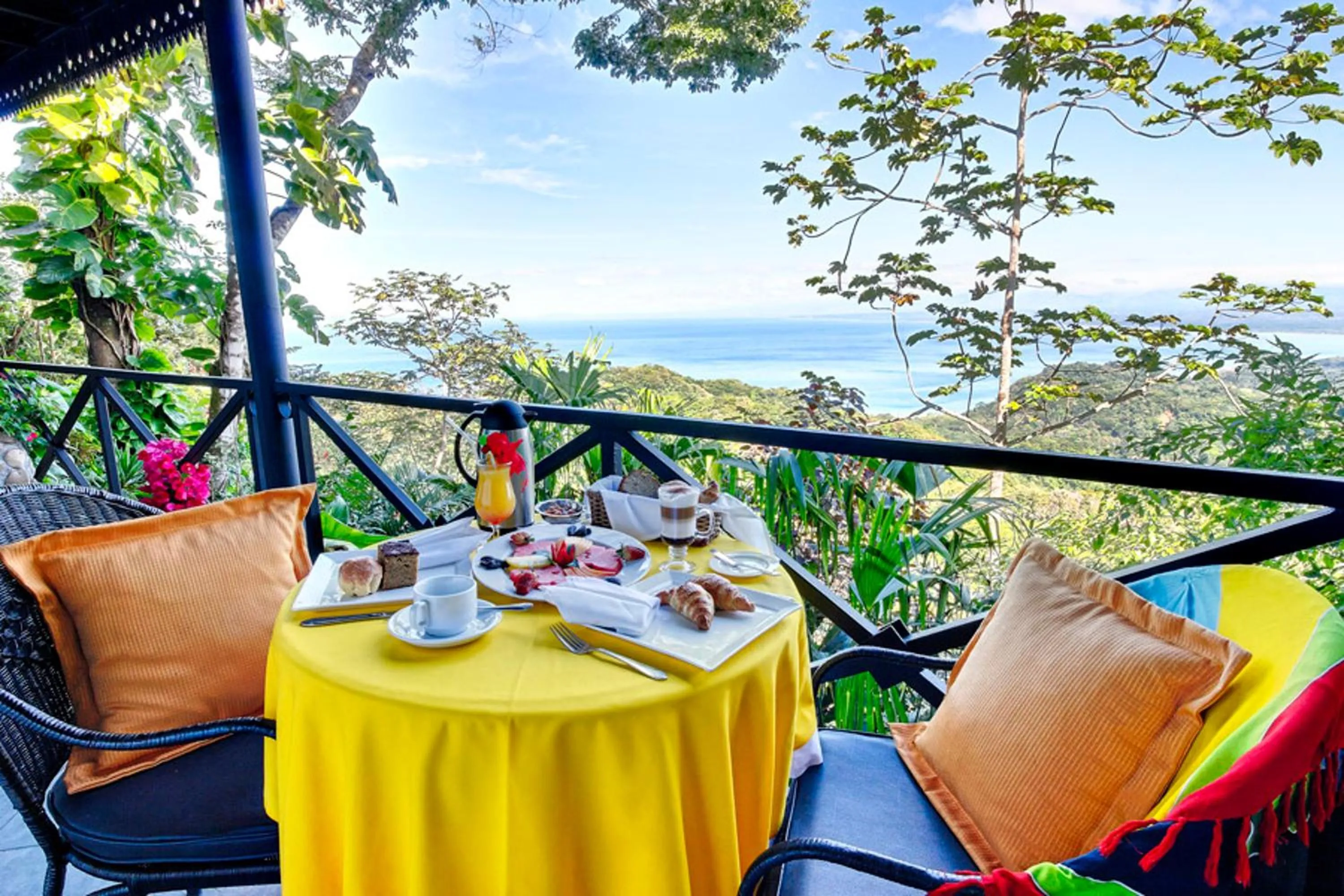 Mountain view in Hotel Villa Caletas