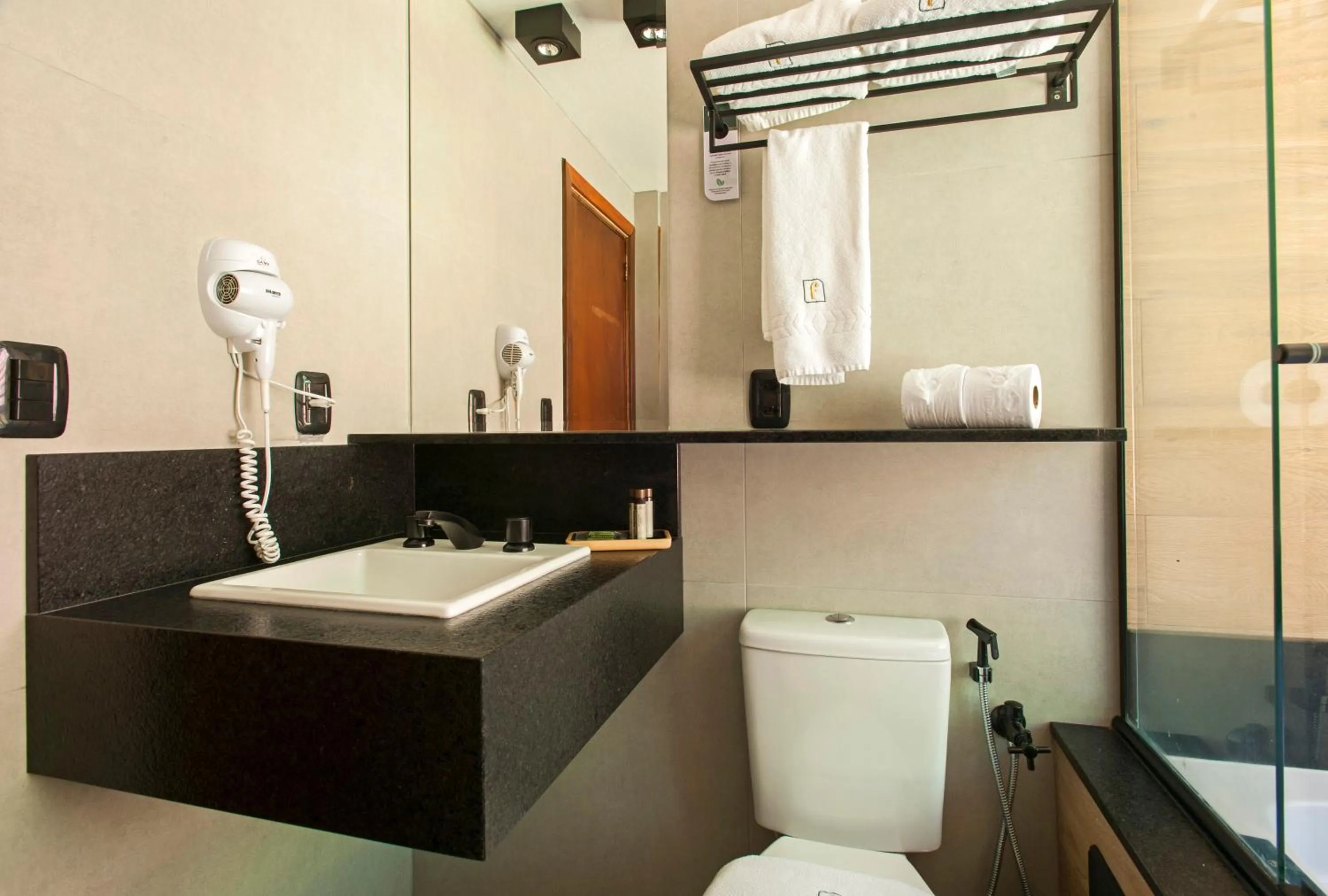 Bathroom in Hotel Fioreze Chalés