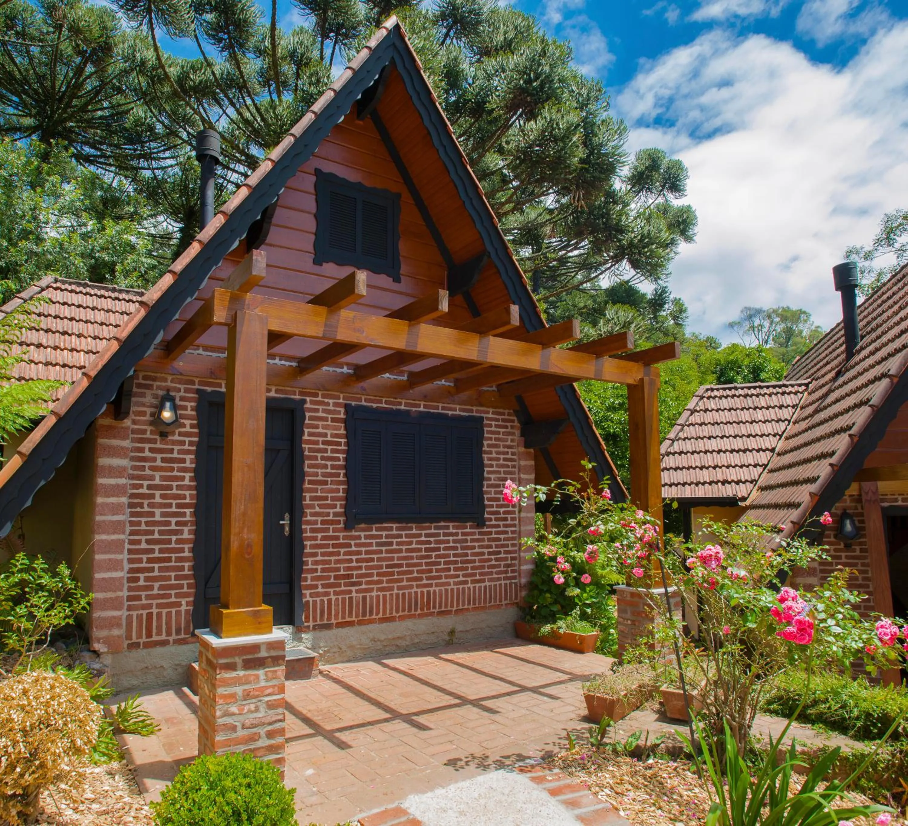 Property building in Hotel Fioreze Chalés