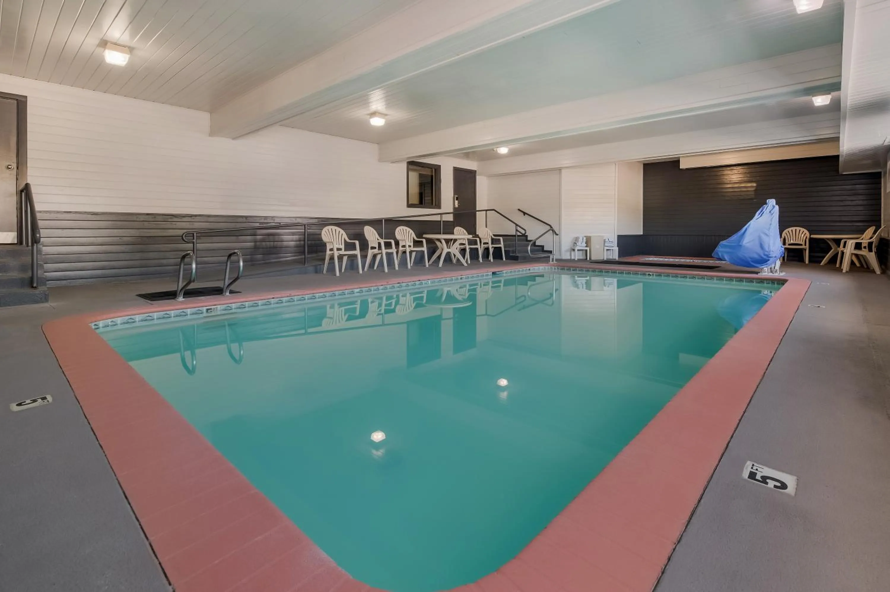 Swimming pool in Red Lion Inn & Suites Ontario