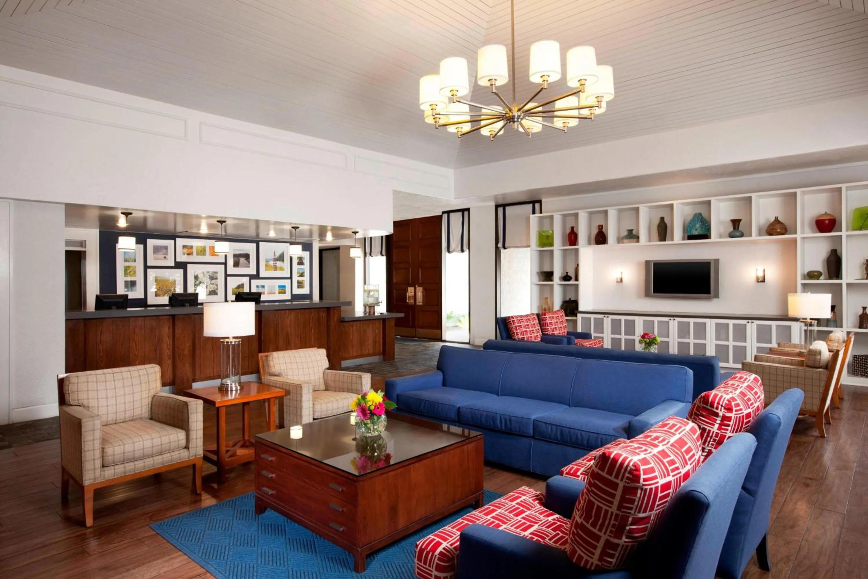 Lobby or reception in Four Points by Sheraton Bakersfield