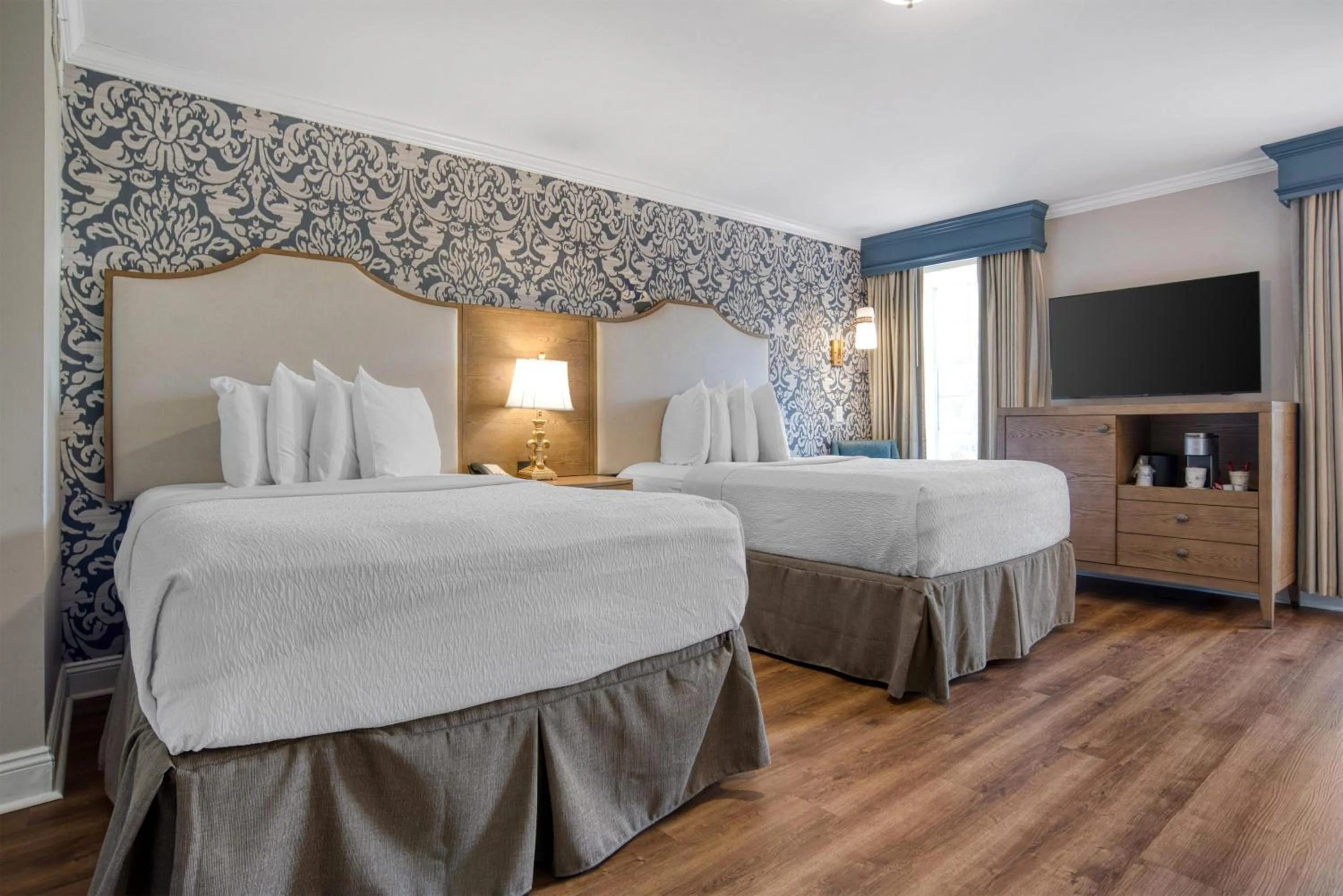 Bedroom, Bed in Best Western Plus French Quarter Courtyard Hotel