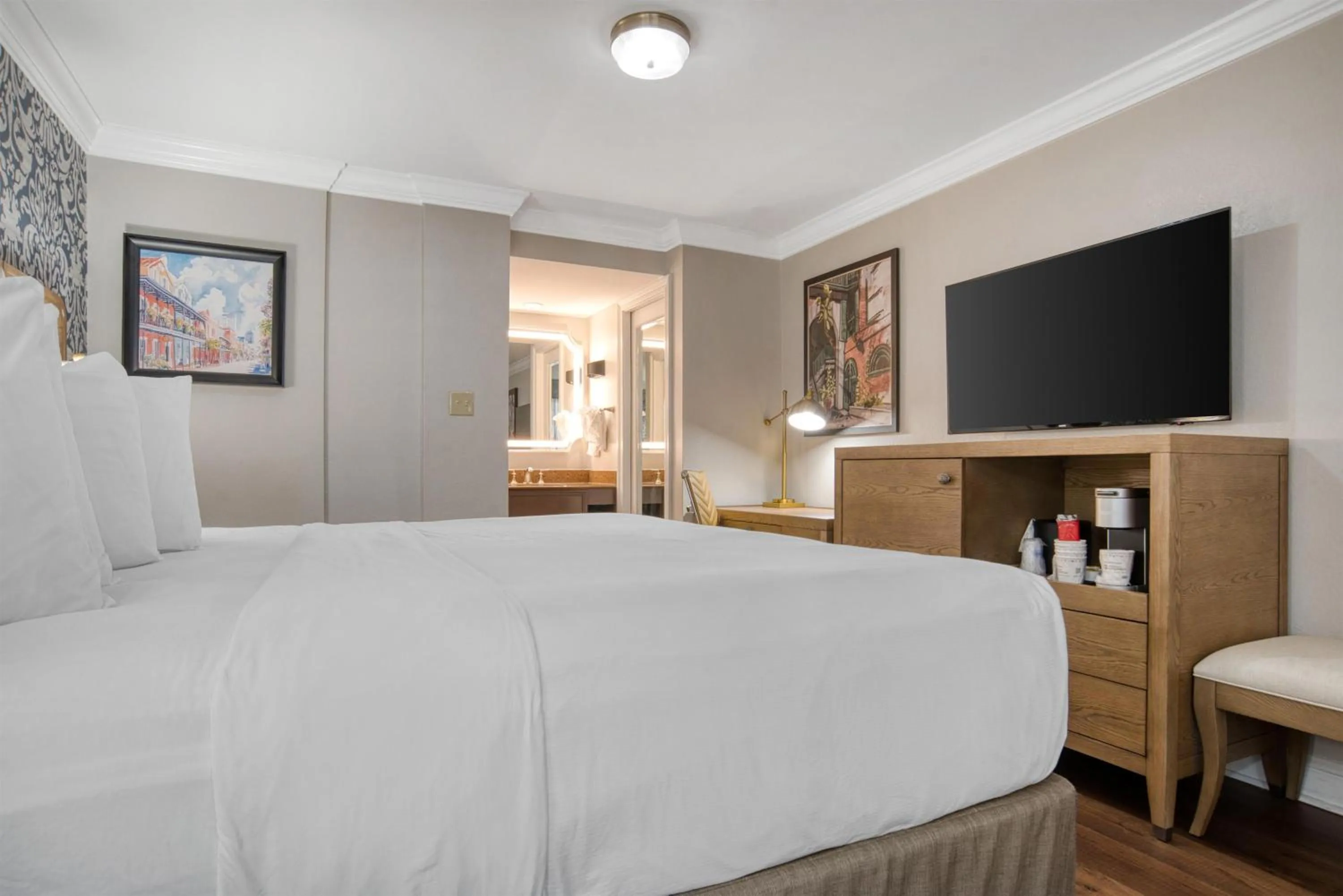 Bedroom, Bed in Best Western Plus French Quarter Courtyard Hotel