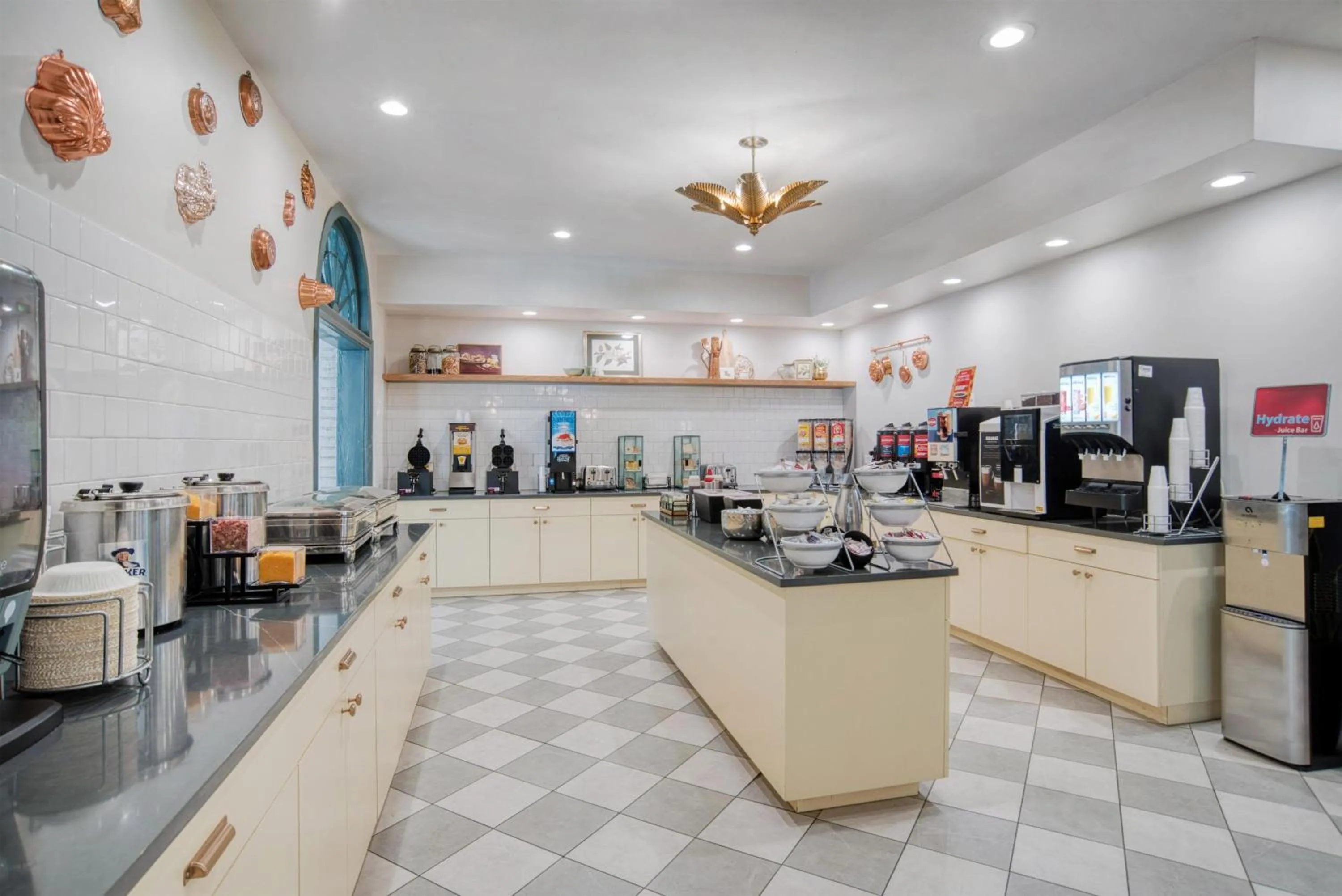 Breakfast in Best Western Plus French Quarter Courtyard Hotel