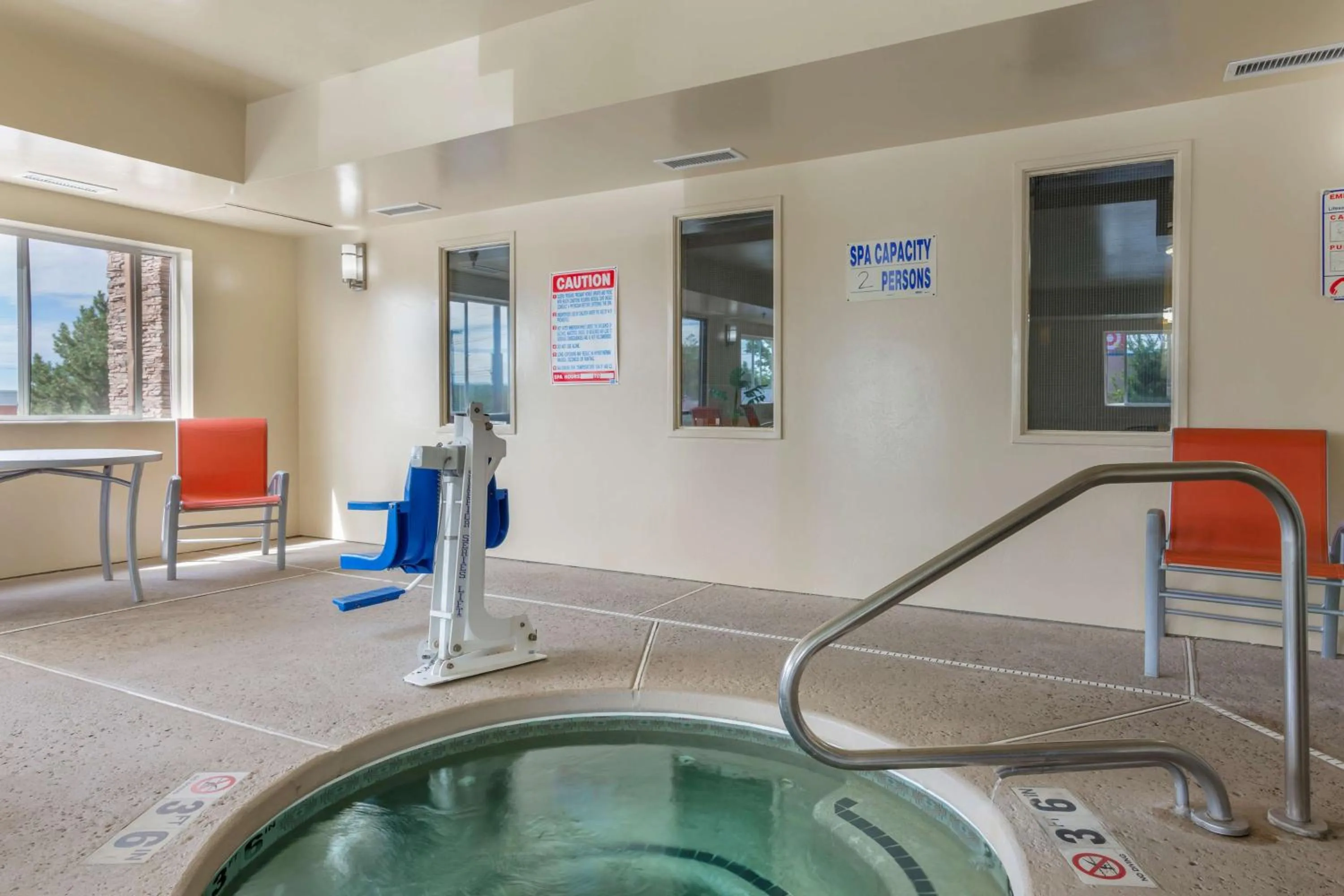 Pool view in Best Western Plus the Four Corners Inn