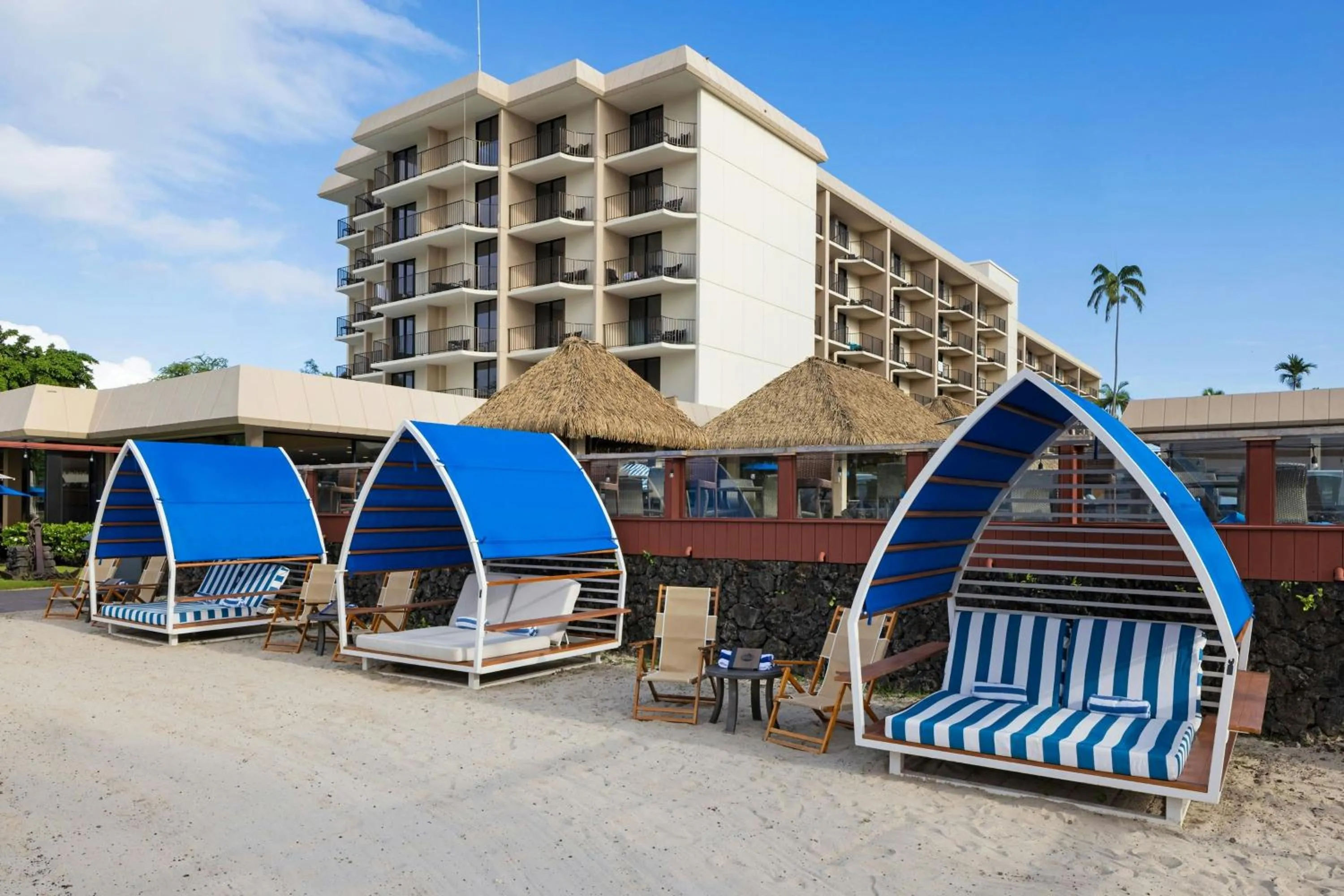 Beach in Courtyard by Marriott King Kamehameha's Kona Beach Hotel