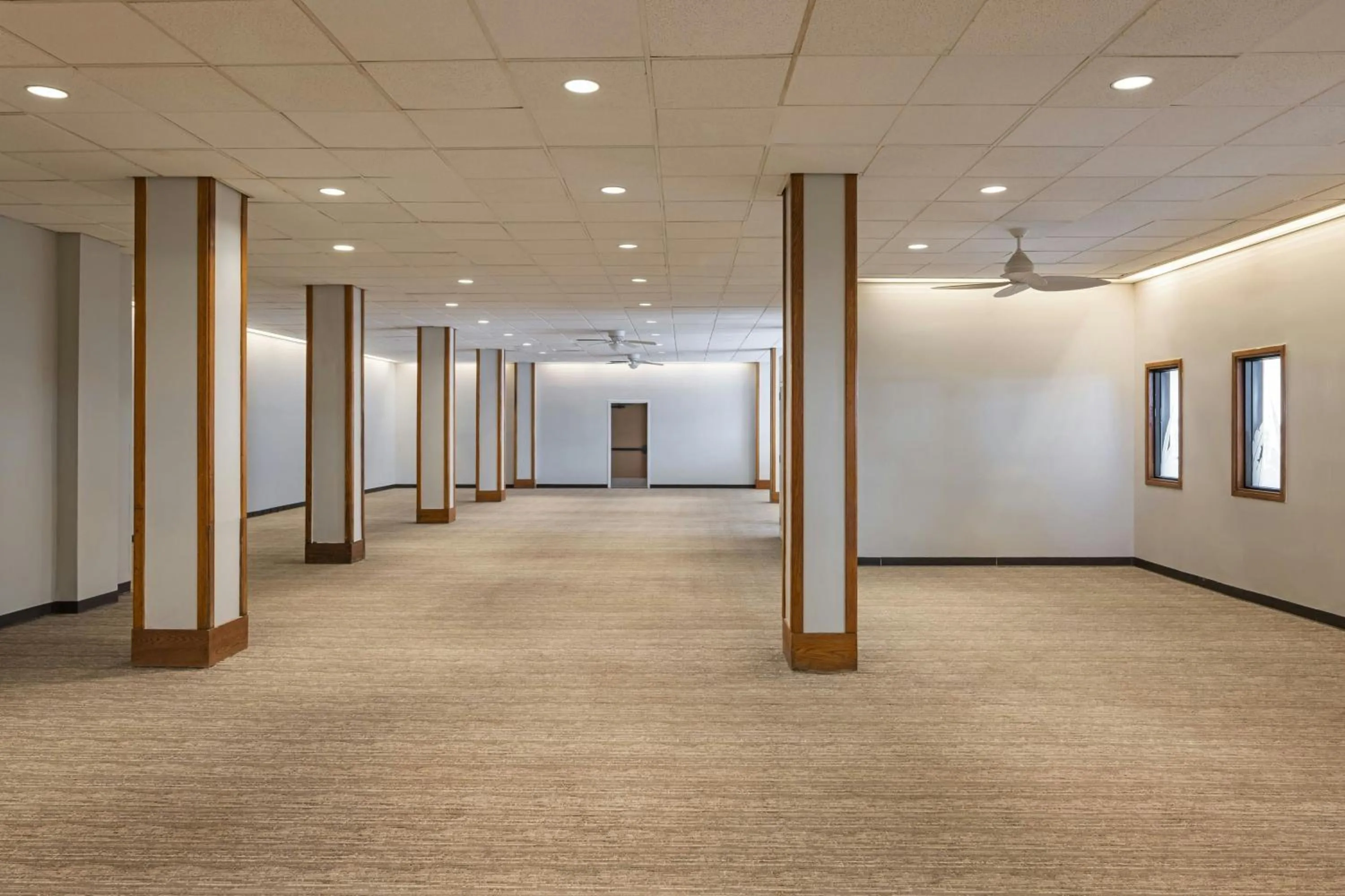 Meeting/conference room in Courtyard by Marriott King Kamehameha's Kona Beach Hotel