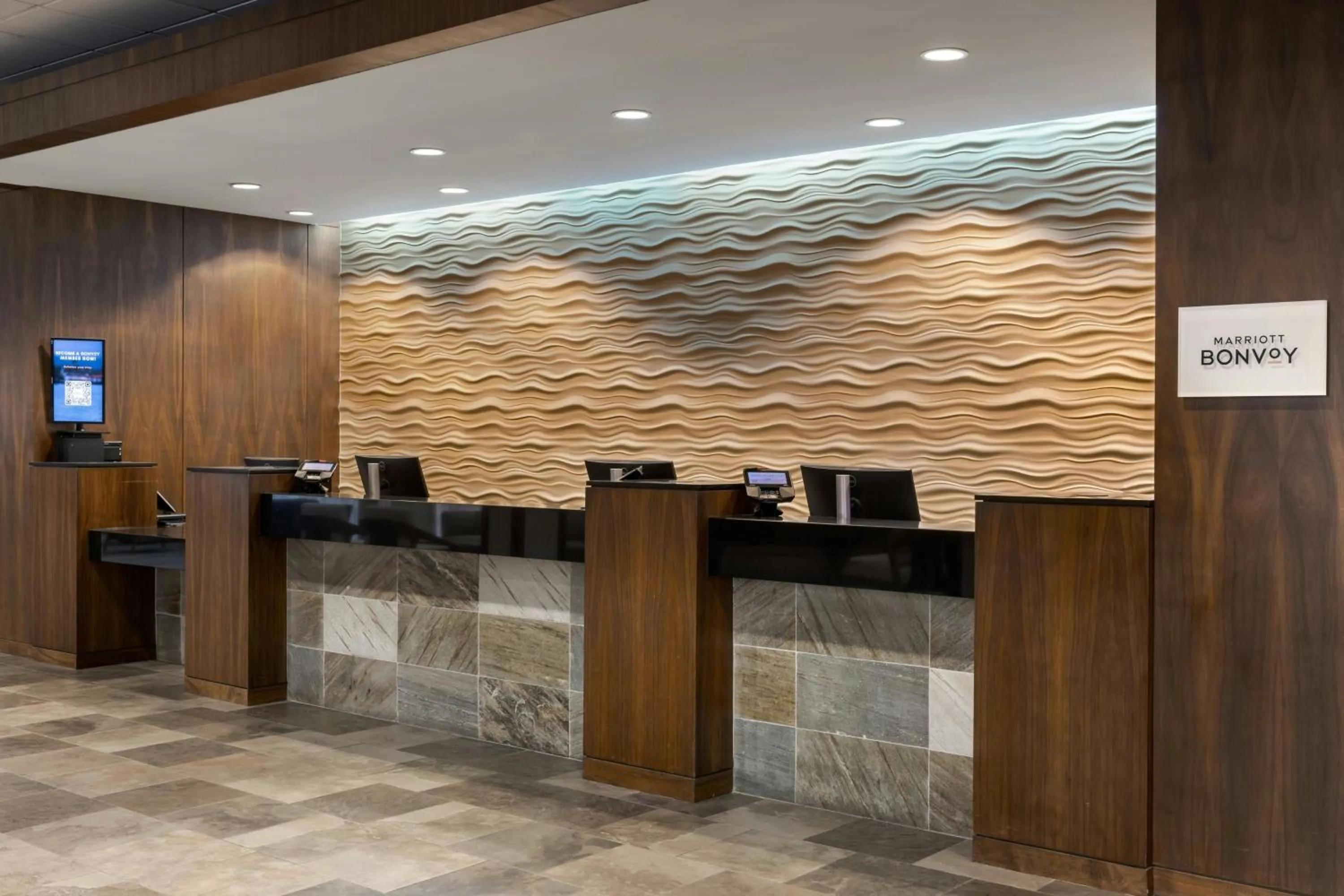 Lobby or reception in Courtyard by Marriott King Kamehameha's Kona Beach Hotel