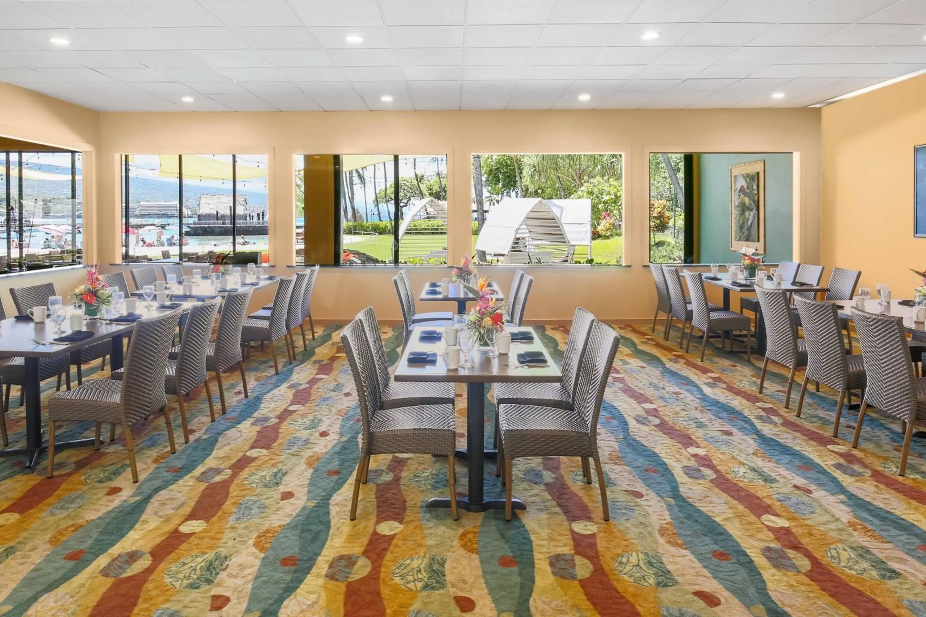 Meeting/conference room in Courtyard by Marriott King Kamehameha's Kona Beach Hotel