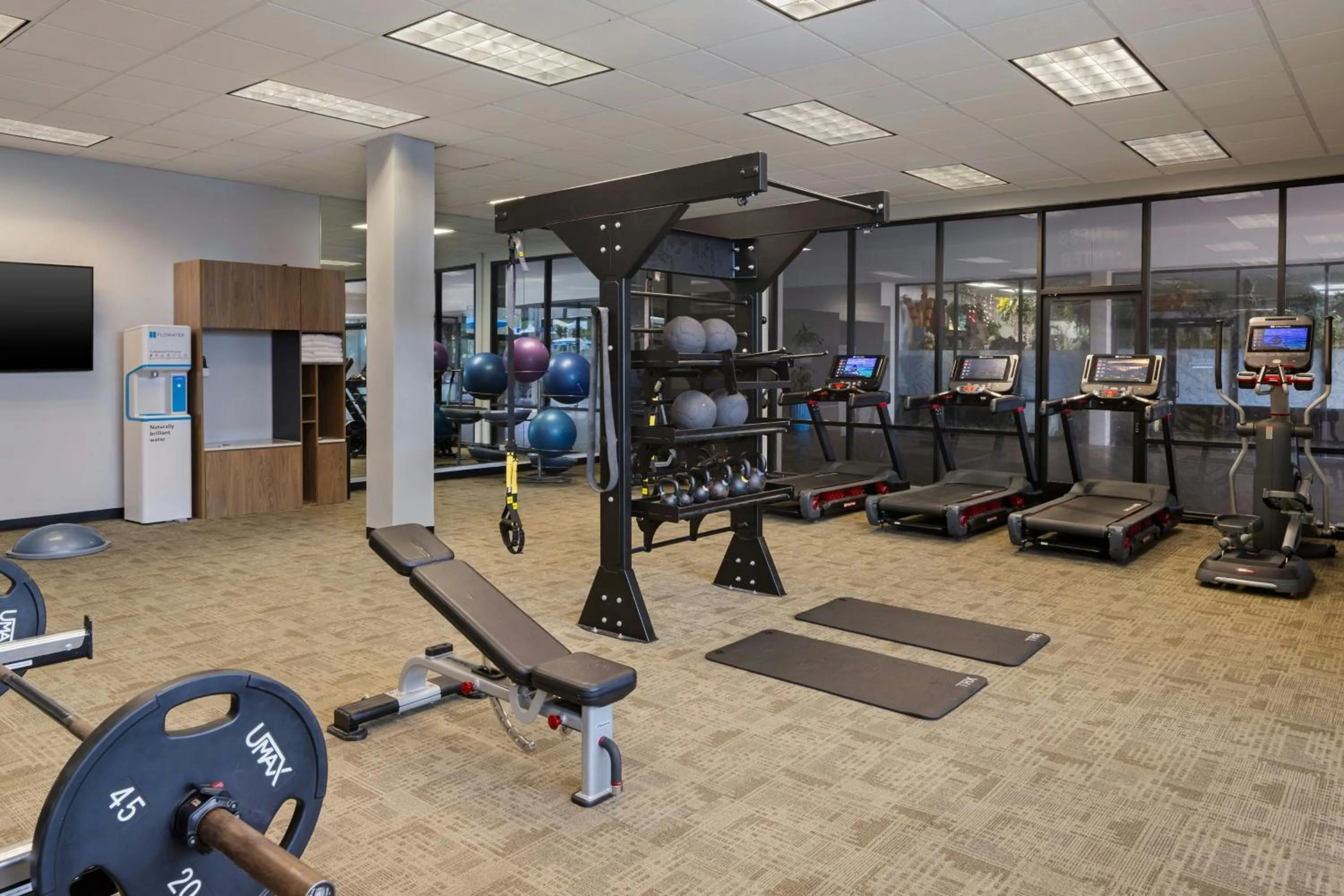 Fitness centre/facilities in Courtyard by Marriott King Kamehameha's Kona Beach Hotel