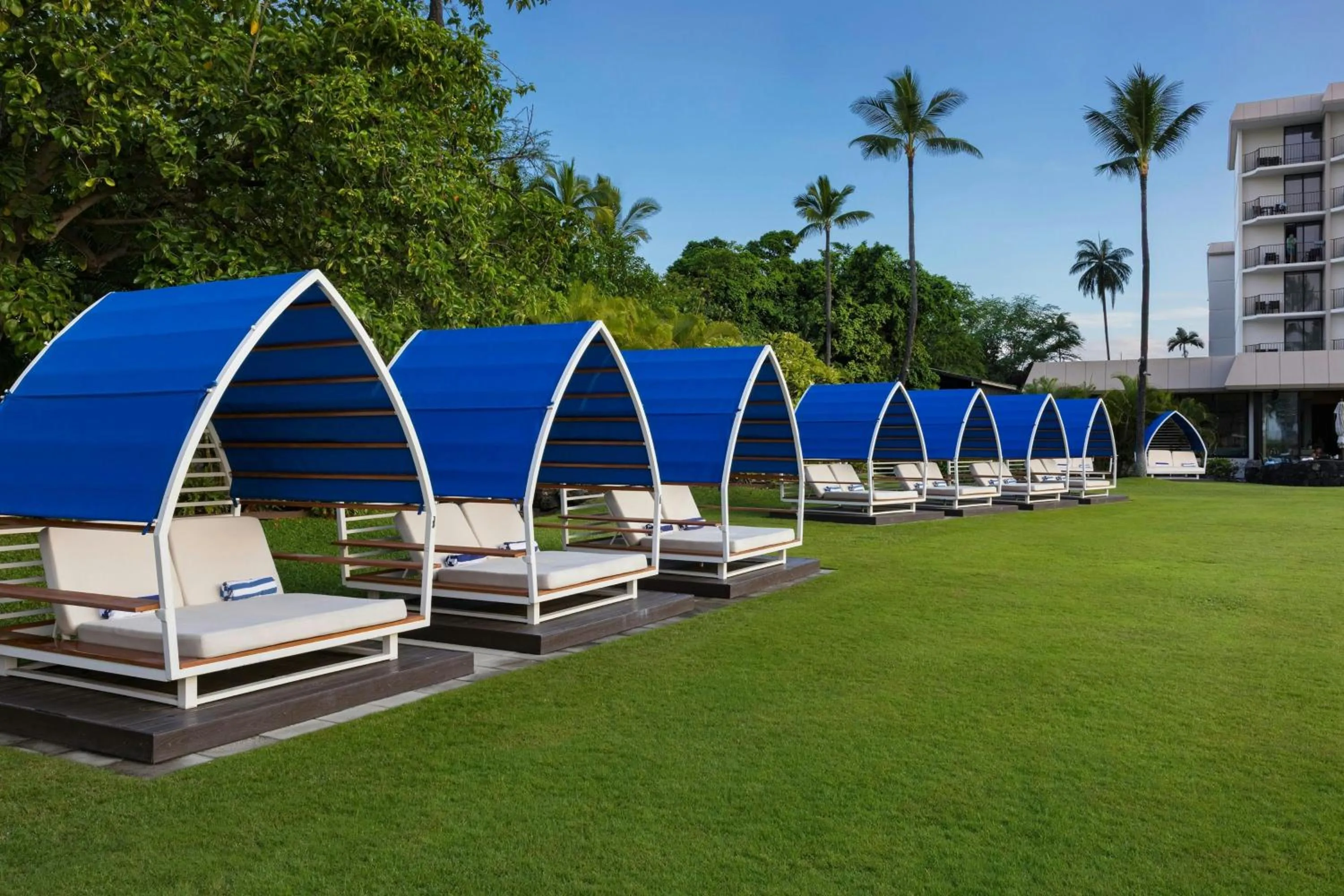 Beach in Courtyard by Marriott King Kamehameha's Kona Beach Hotel