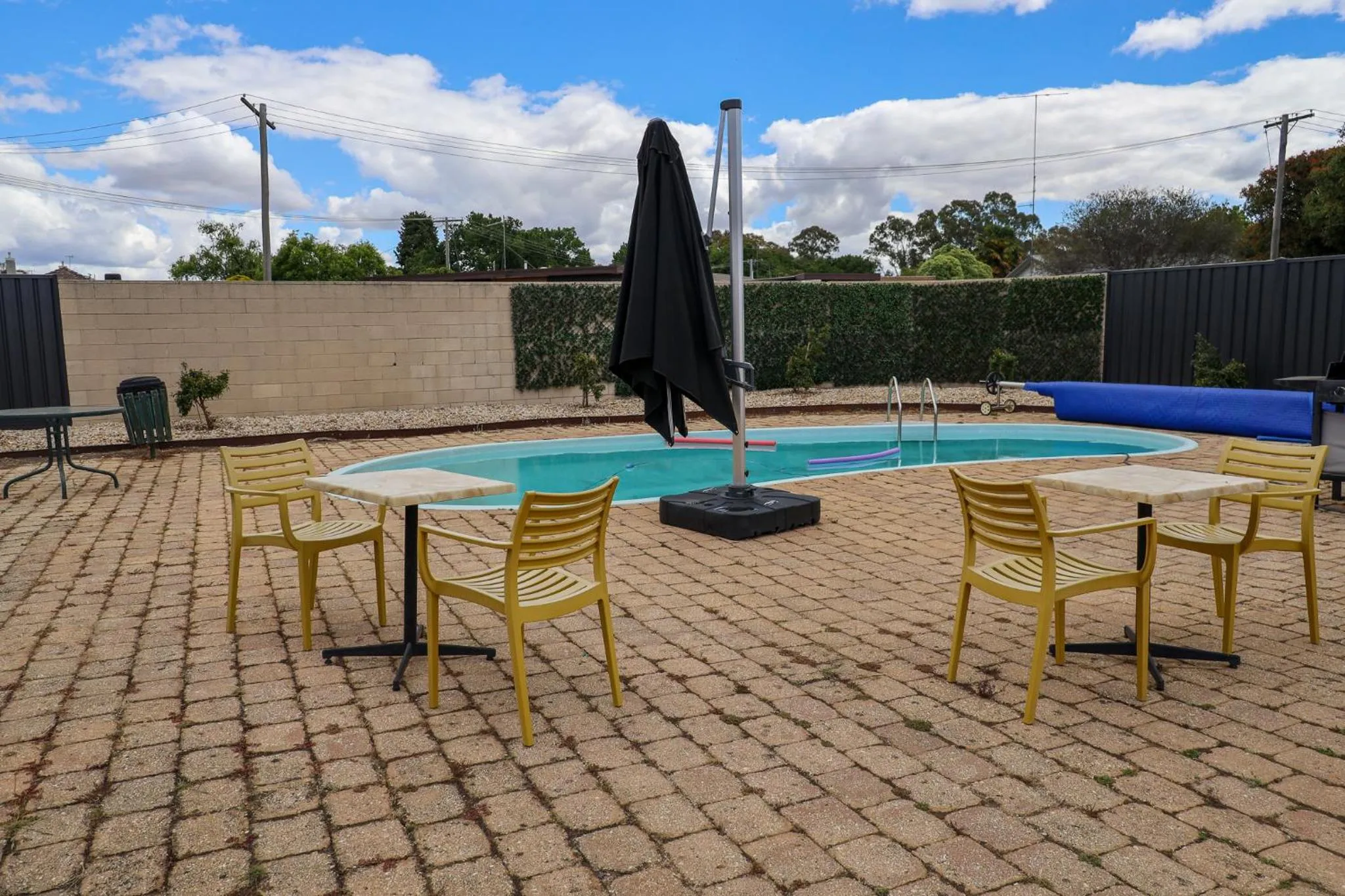 Pool view in Bendigo Motor Inn