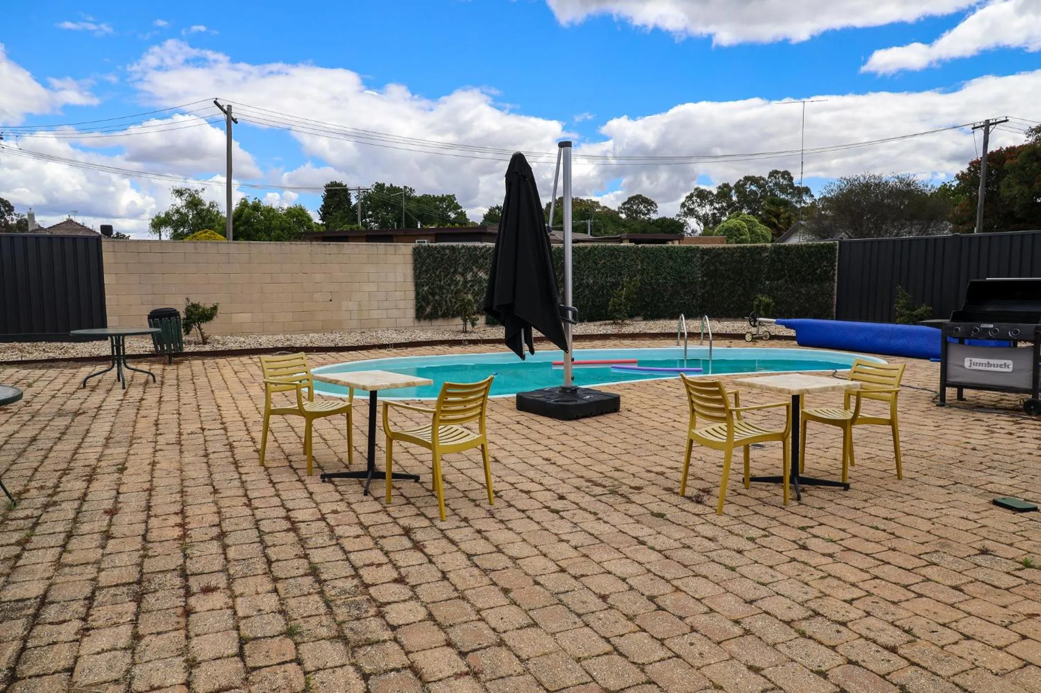 Pool view in Bendigo Motor Inn