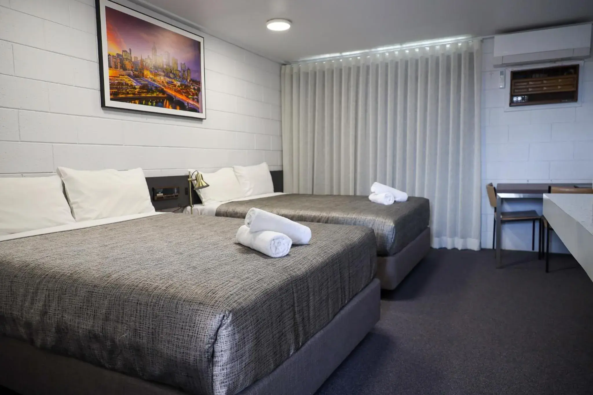 Superior Queen Twin Suite in Bendigo Motor Inn Superior Queen Twin Suite in Bendigo Motor Inn