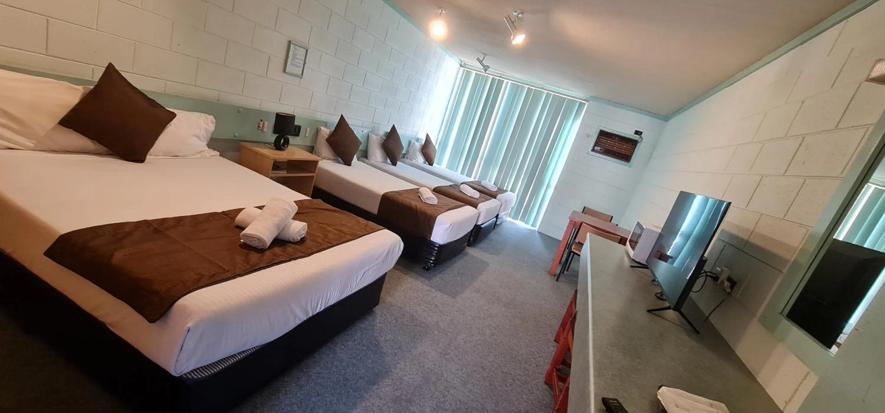 Bed in Bendigo Motor Inn