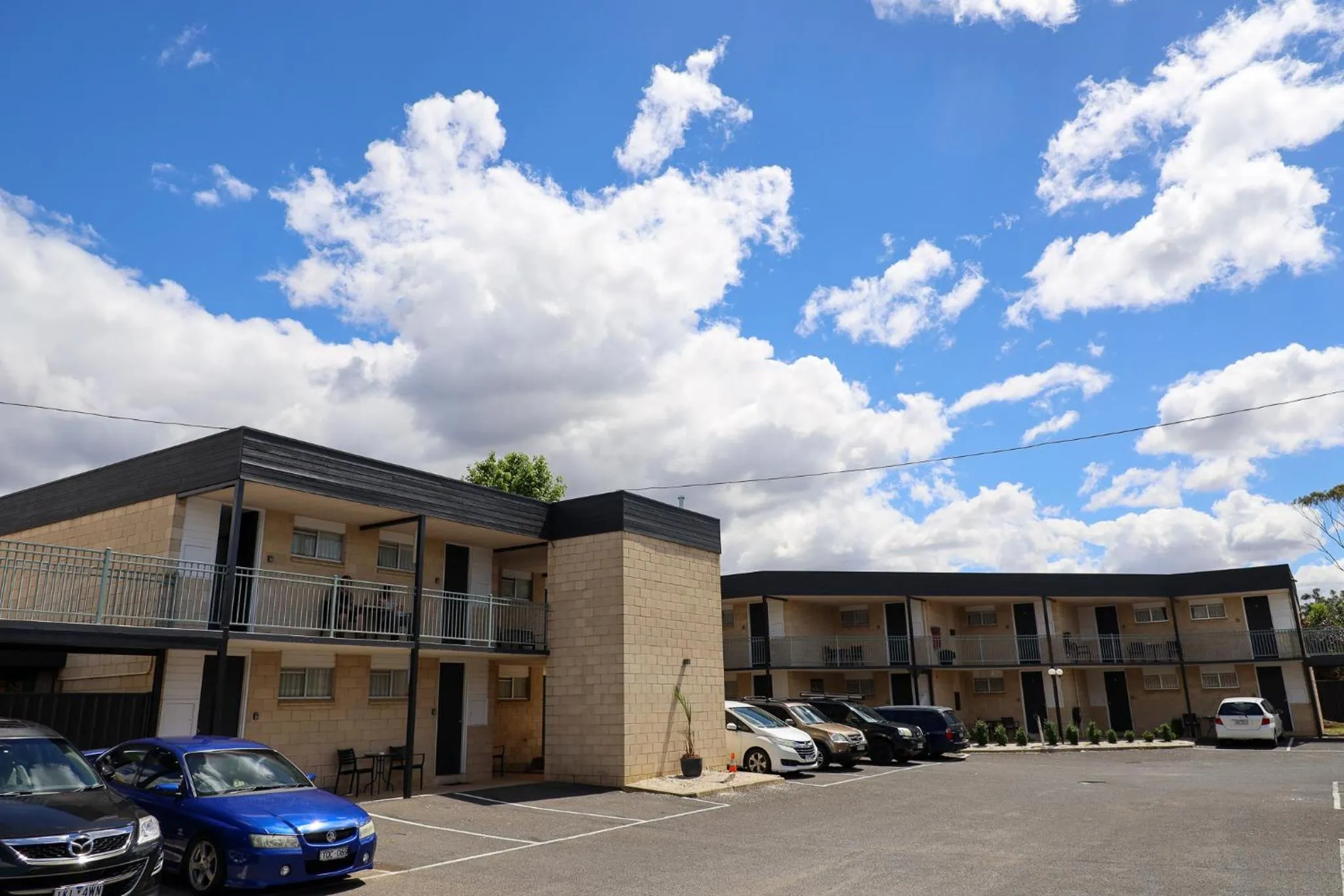 Property building in Bendigo Motor Inn