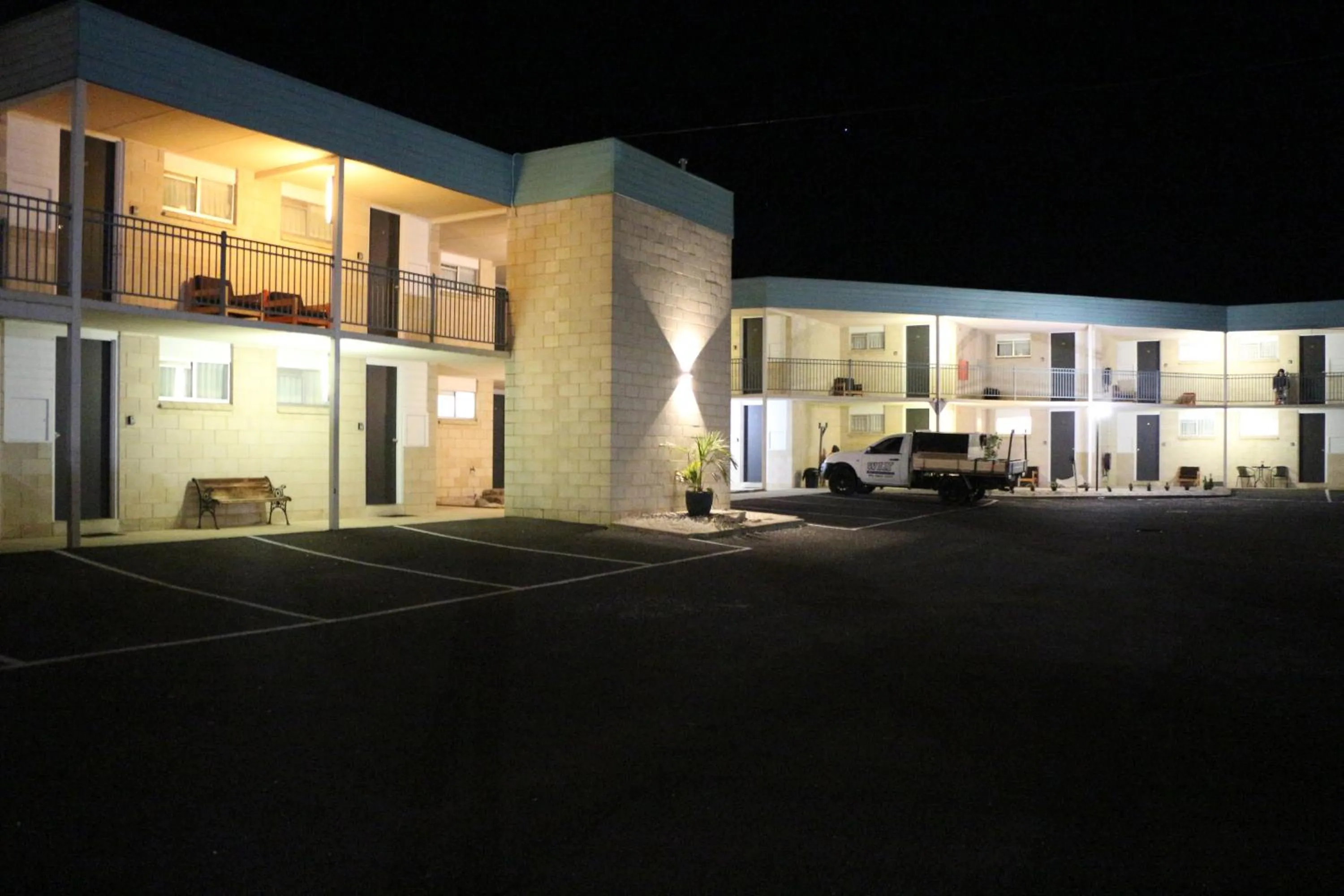 Night in Bendigo Motor Inn