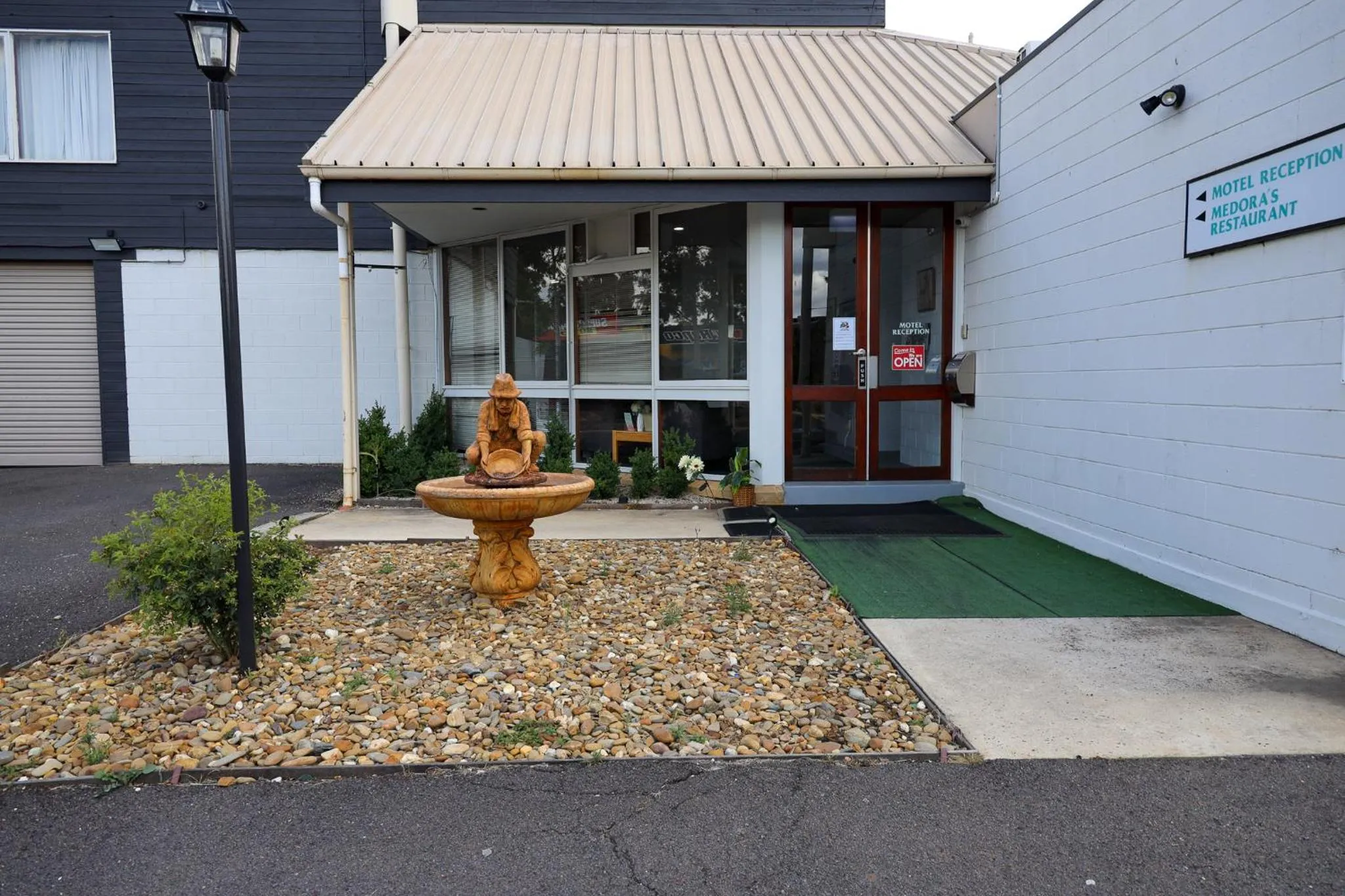 Property building in Bendigo Motor Inn