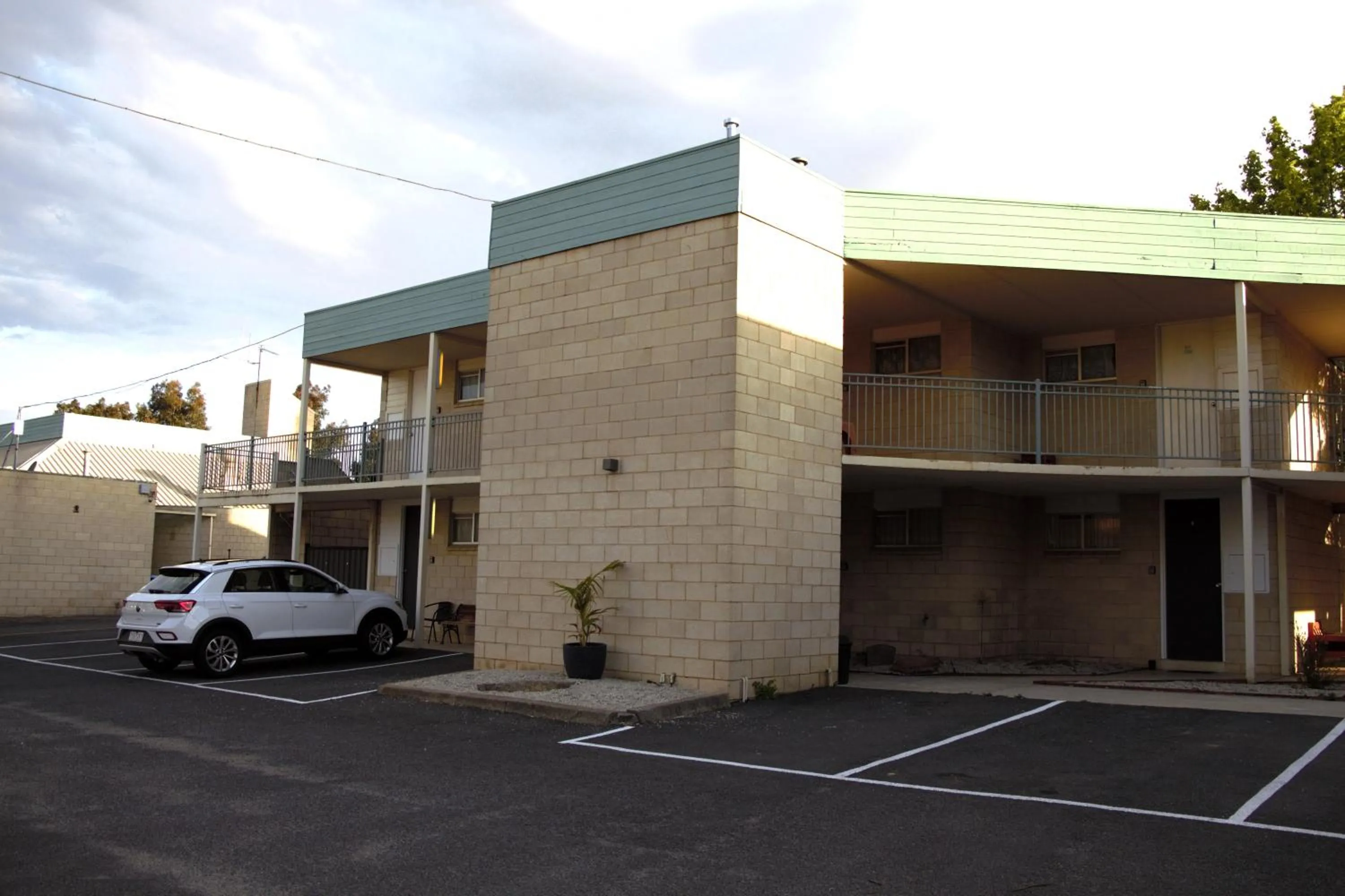 Property building in Bendigo Motor Inn