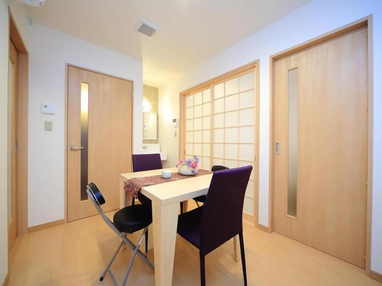 Dining area in Kamon Inn Hieijocho