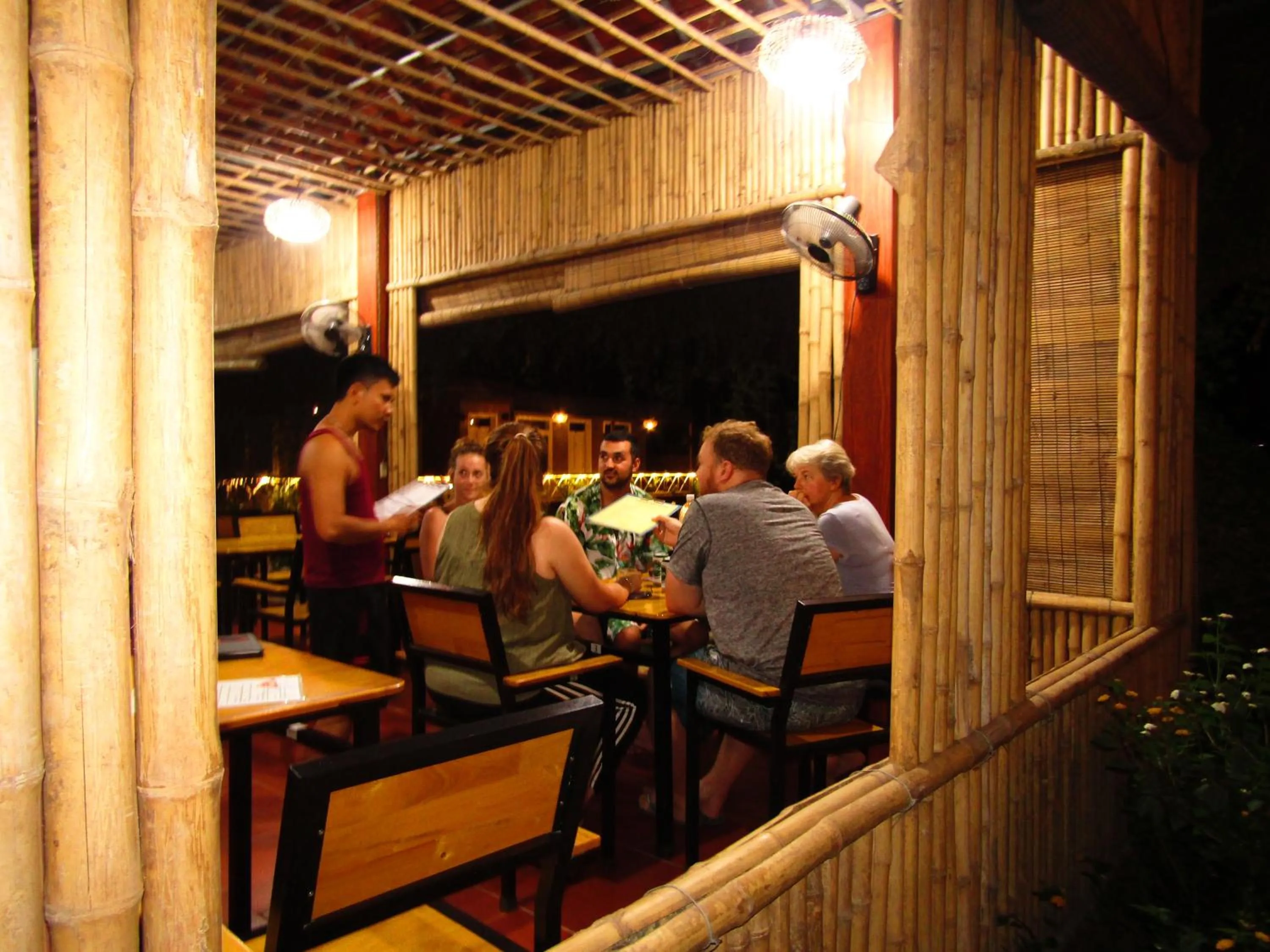 Living room in Ninh Binh Mountain Side Homestay & Cafe