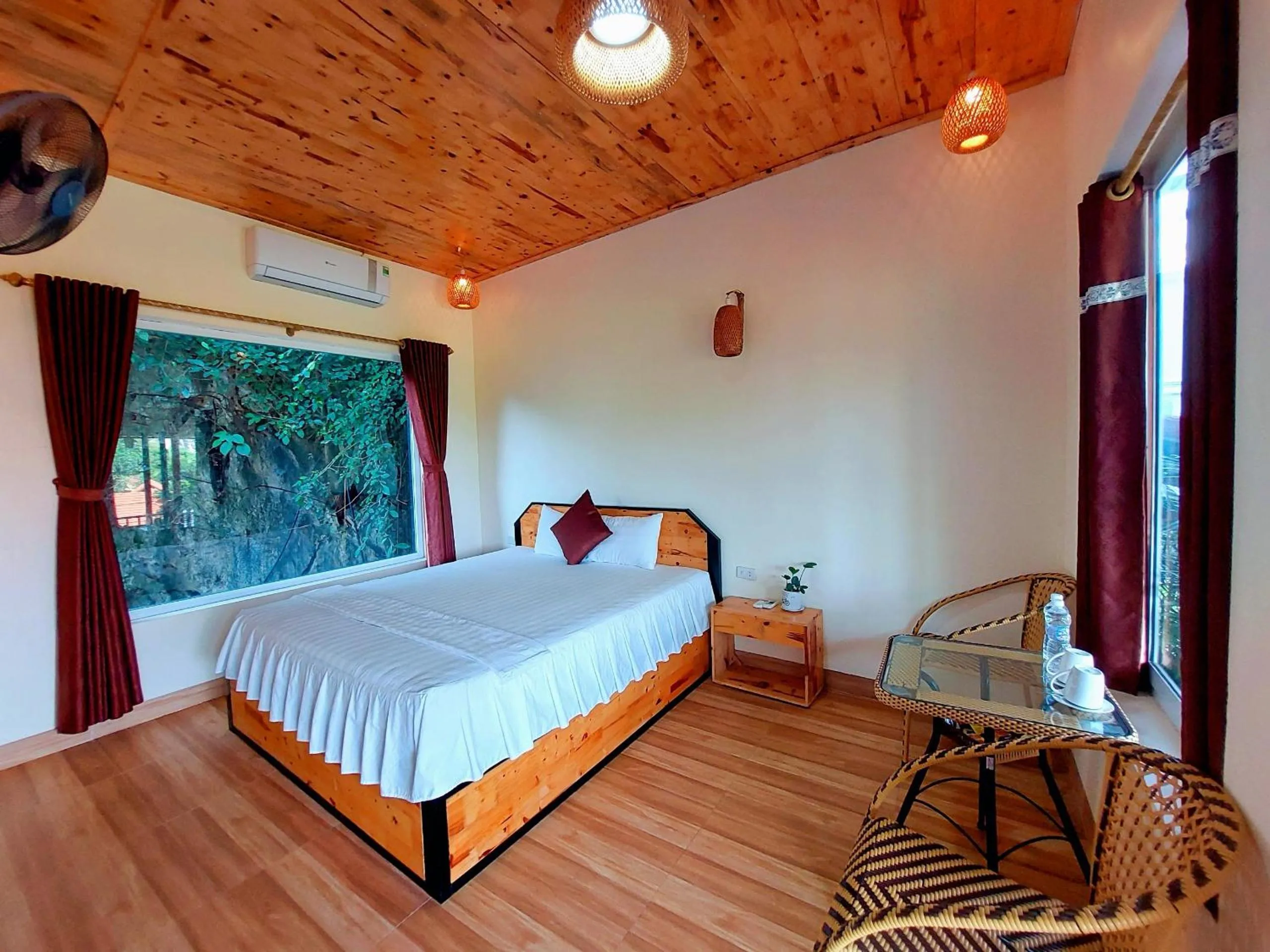 Bedroom, Bed in Ninh Binh Mountain Side Homestay & Cafe