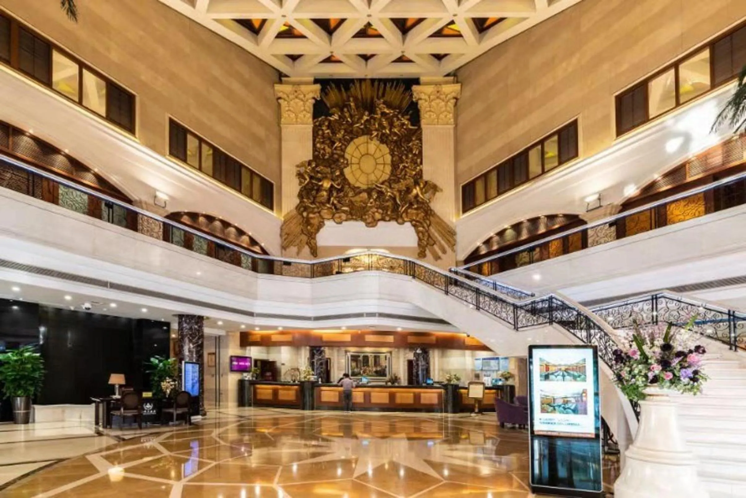 Lobby or reception in Golden Ocean Hotel Tianjin
