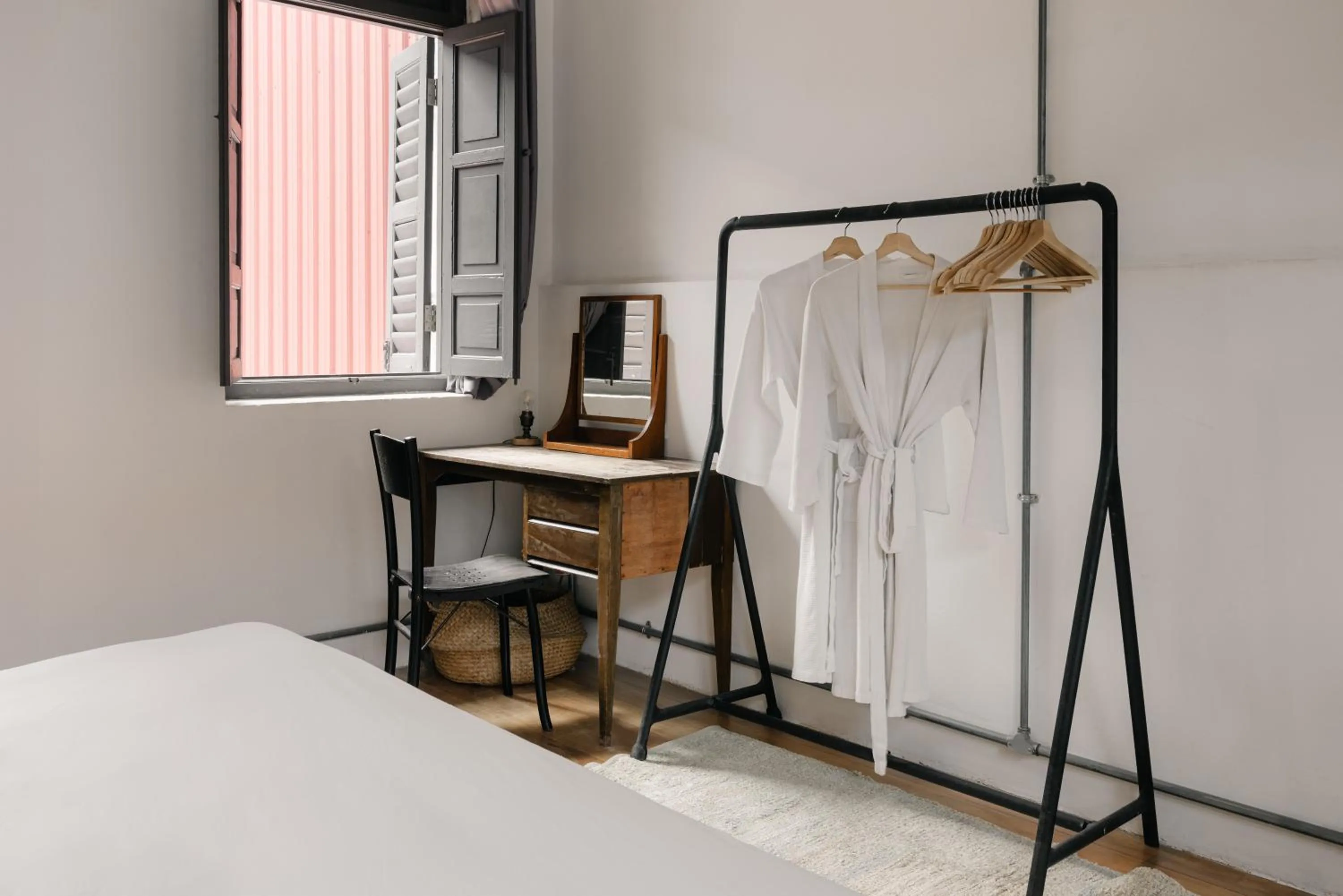 Bedroom, Bed in Cheong Fatt Tze - The Blue Mansion