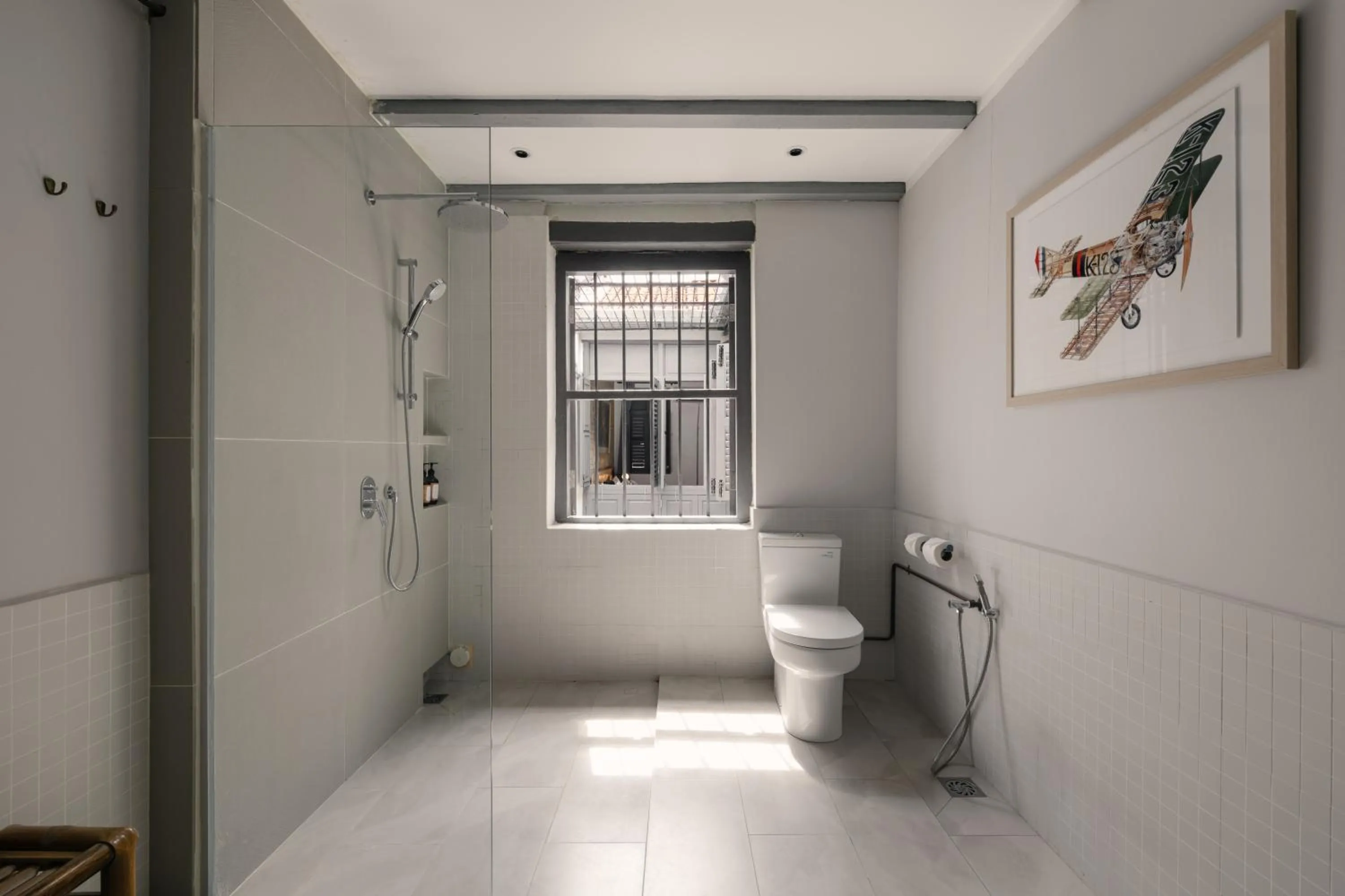 Shower in Cheong Fatt Tze - The Blue Mansion