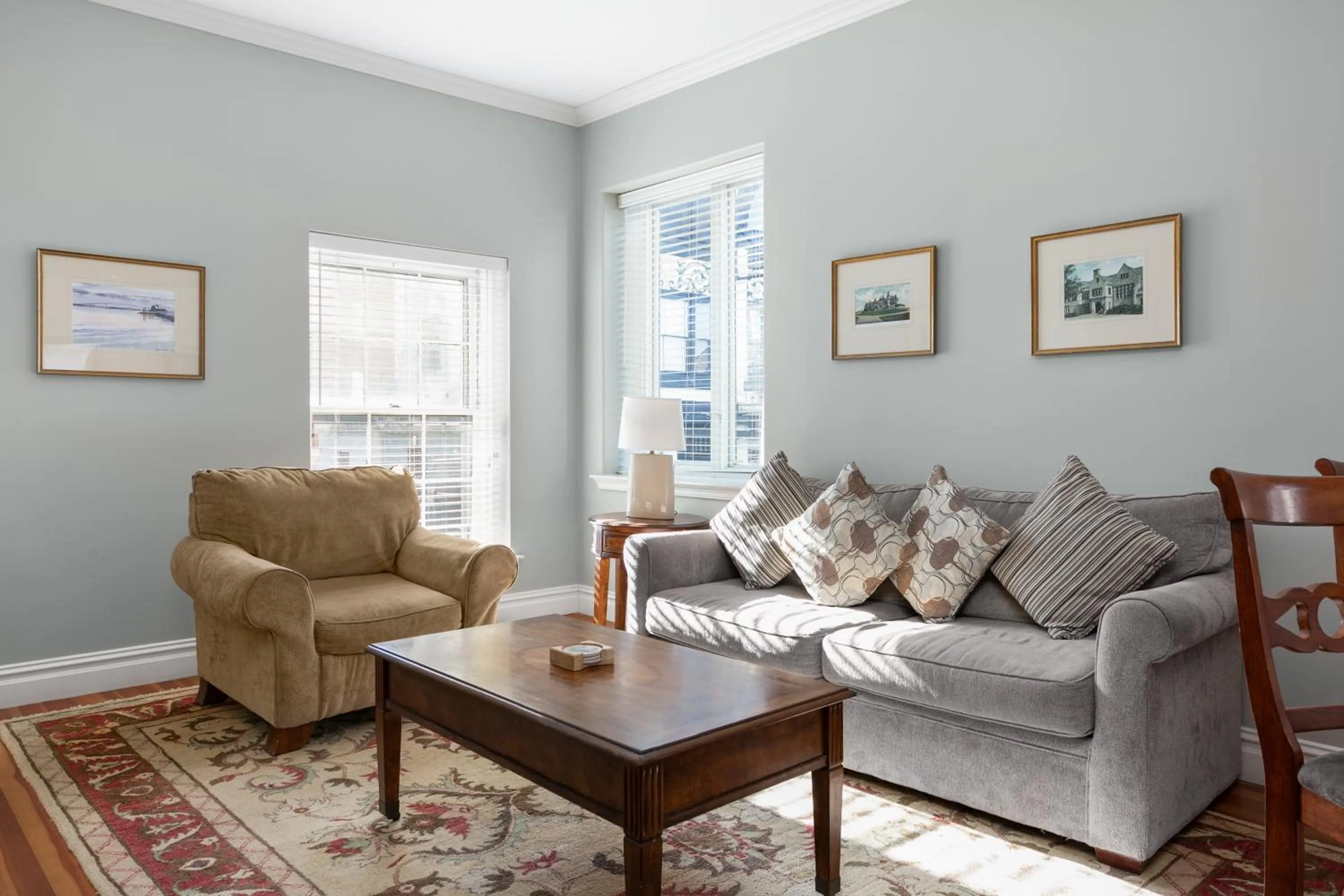 Living room in Pelham Court Hotel