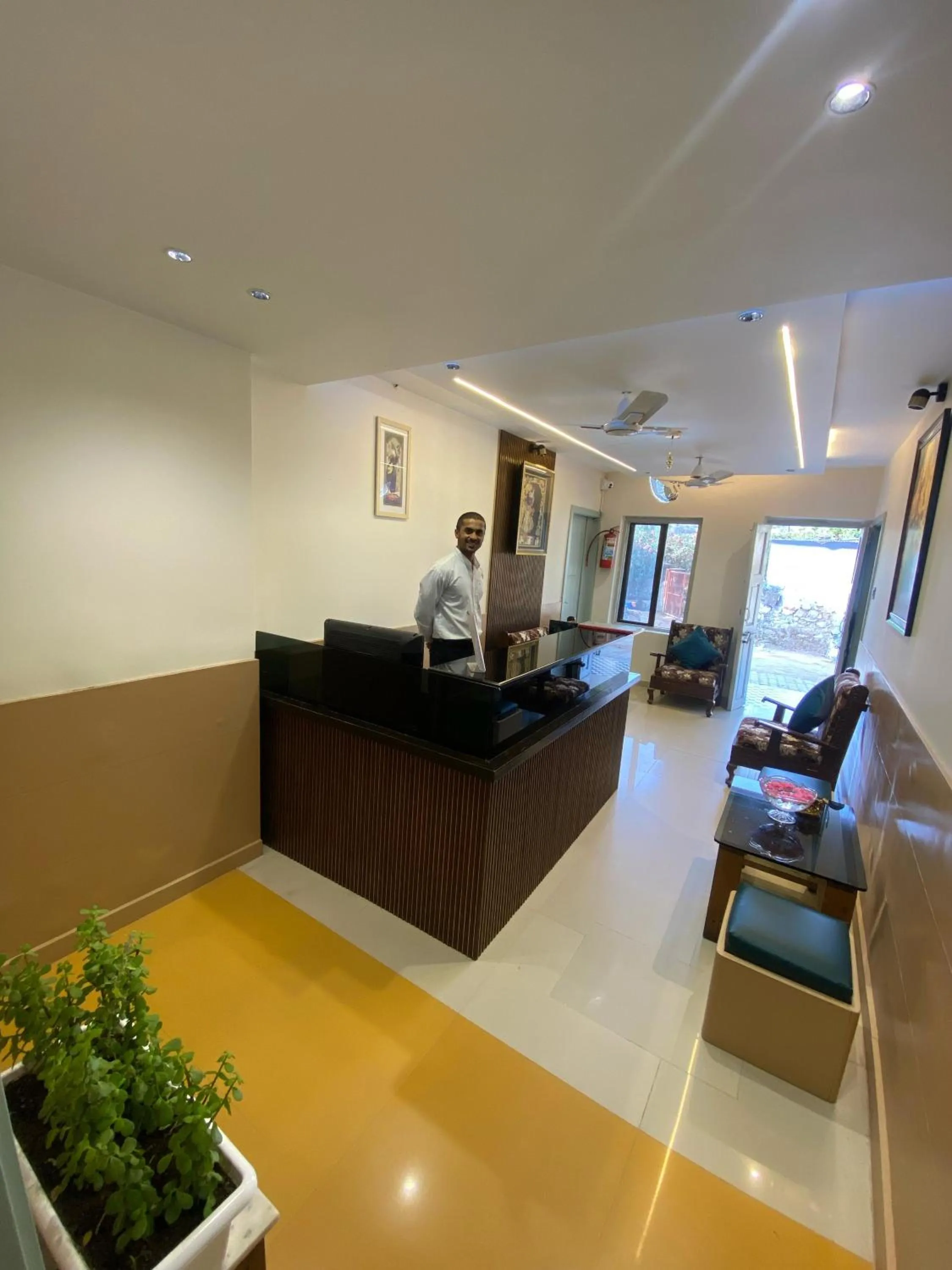 Hotel Crystal inn Nakki Lake 25 Meter