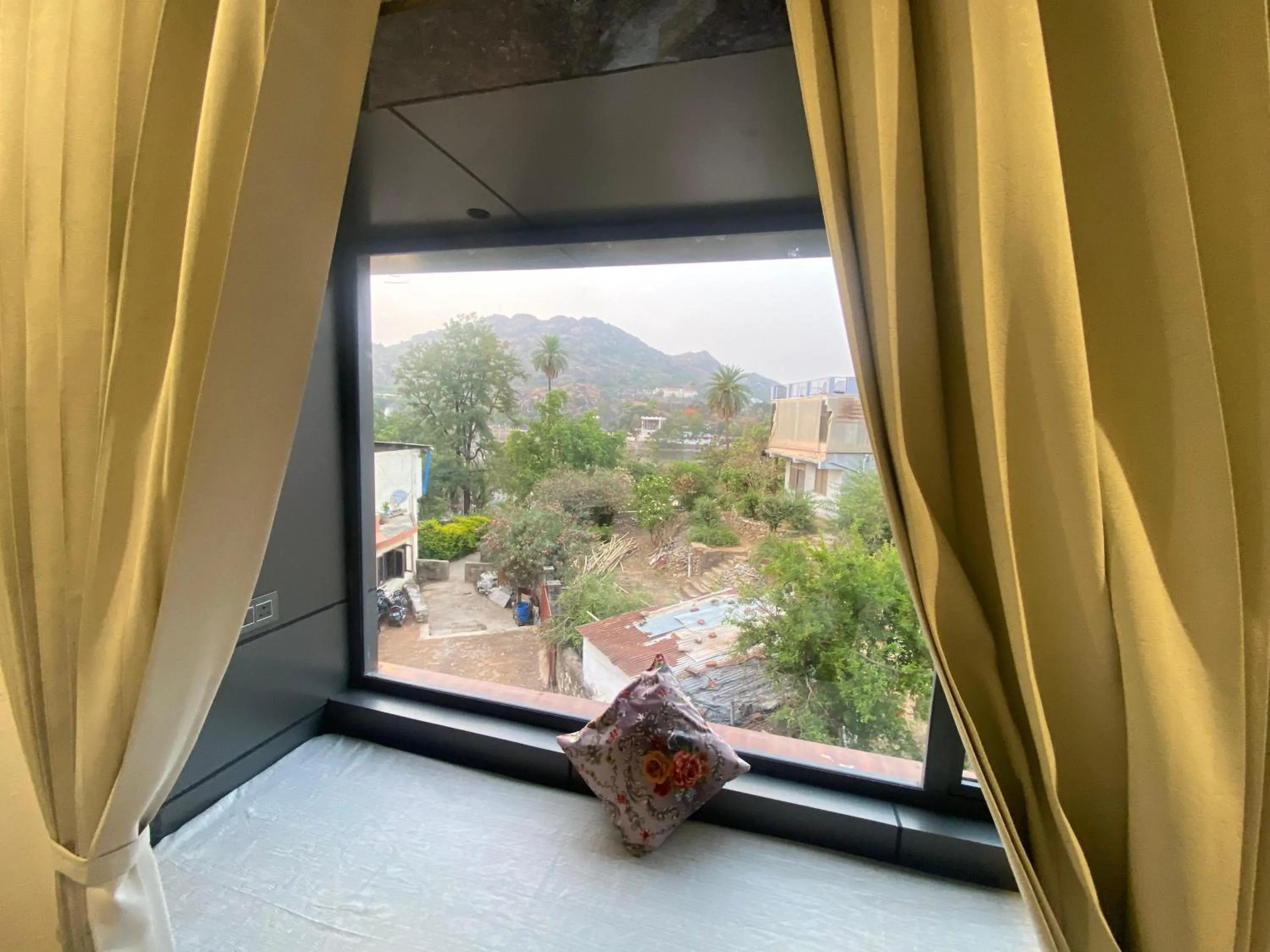 Hotel Crystal inn Nakki Lake 25 Meter