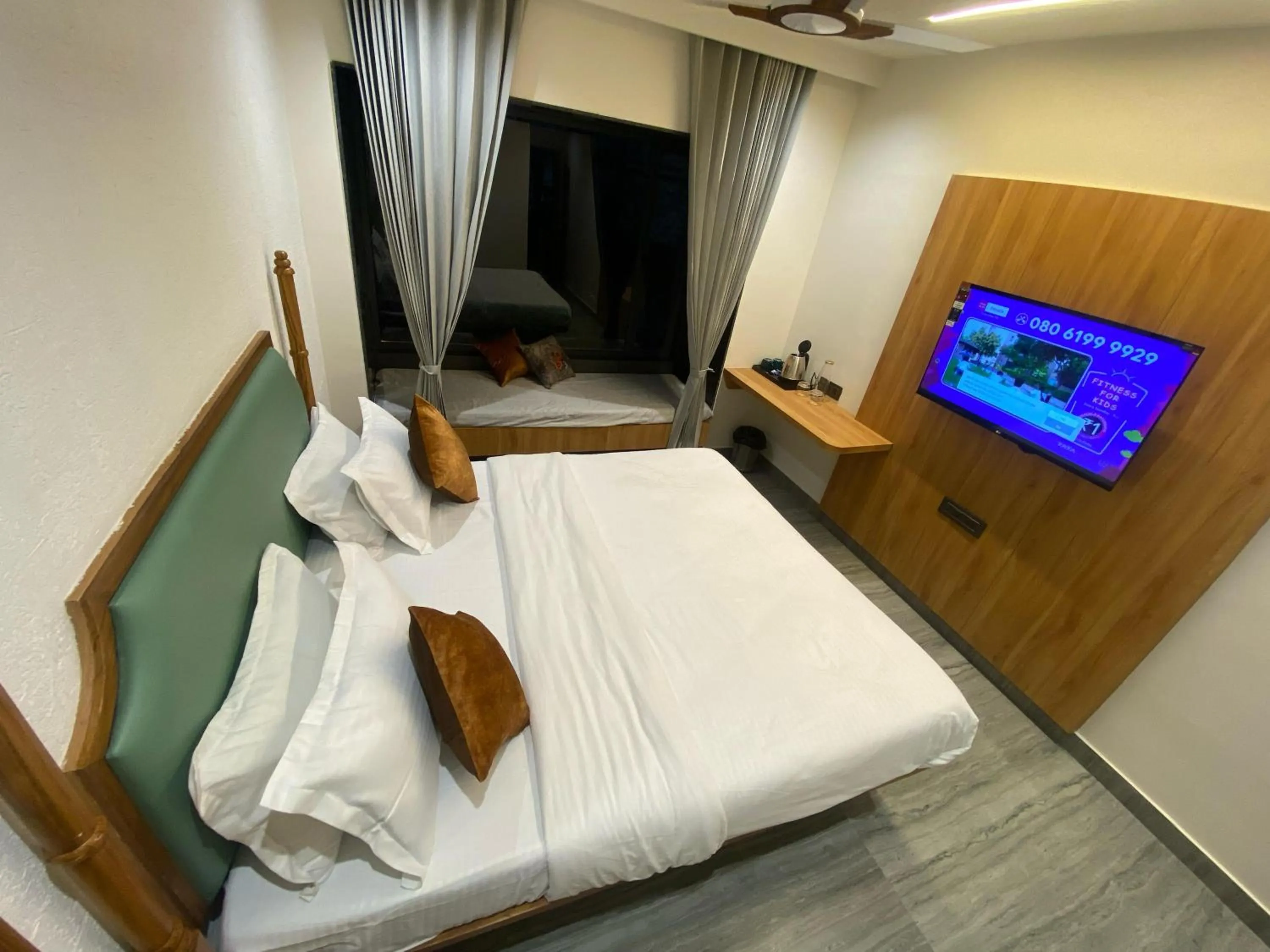 Hotel Crystal inn Nakki Lake 25 Meter