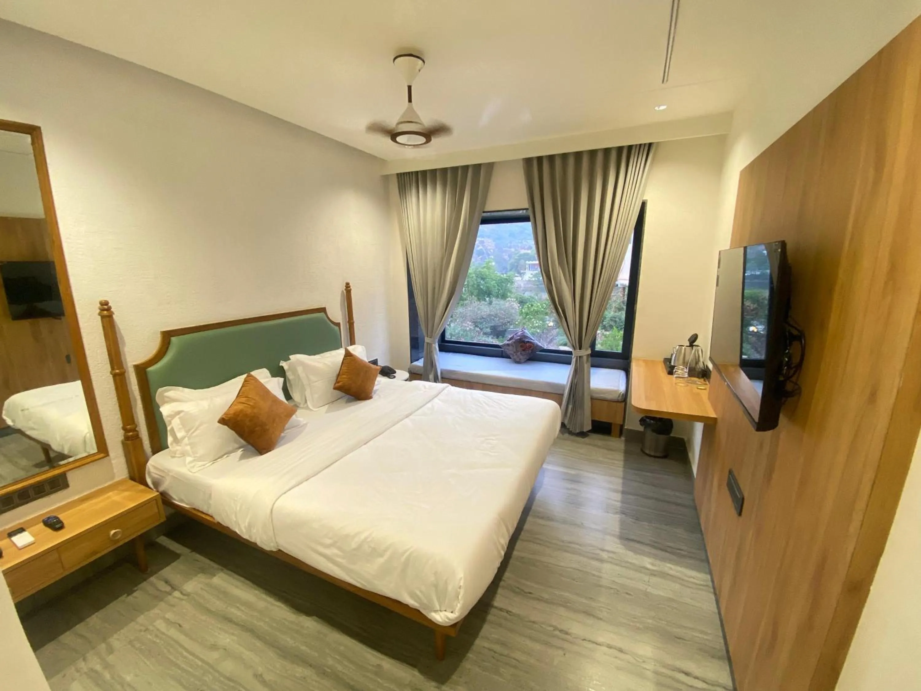 Hotel Crystal inn Nakki Lake 25 Meter