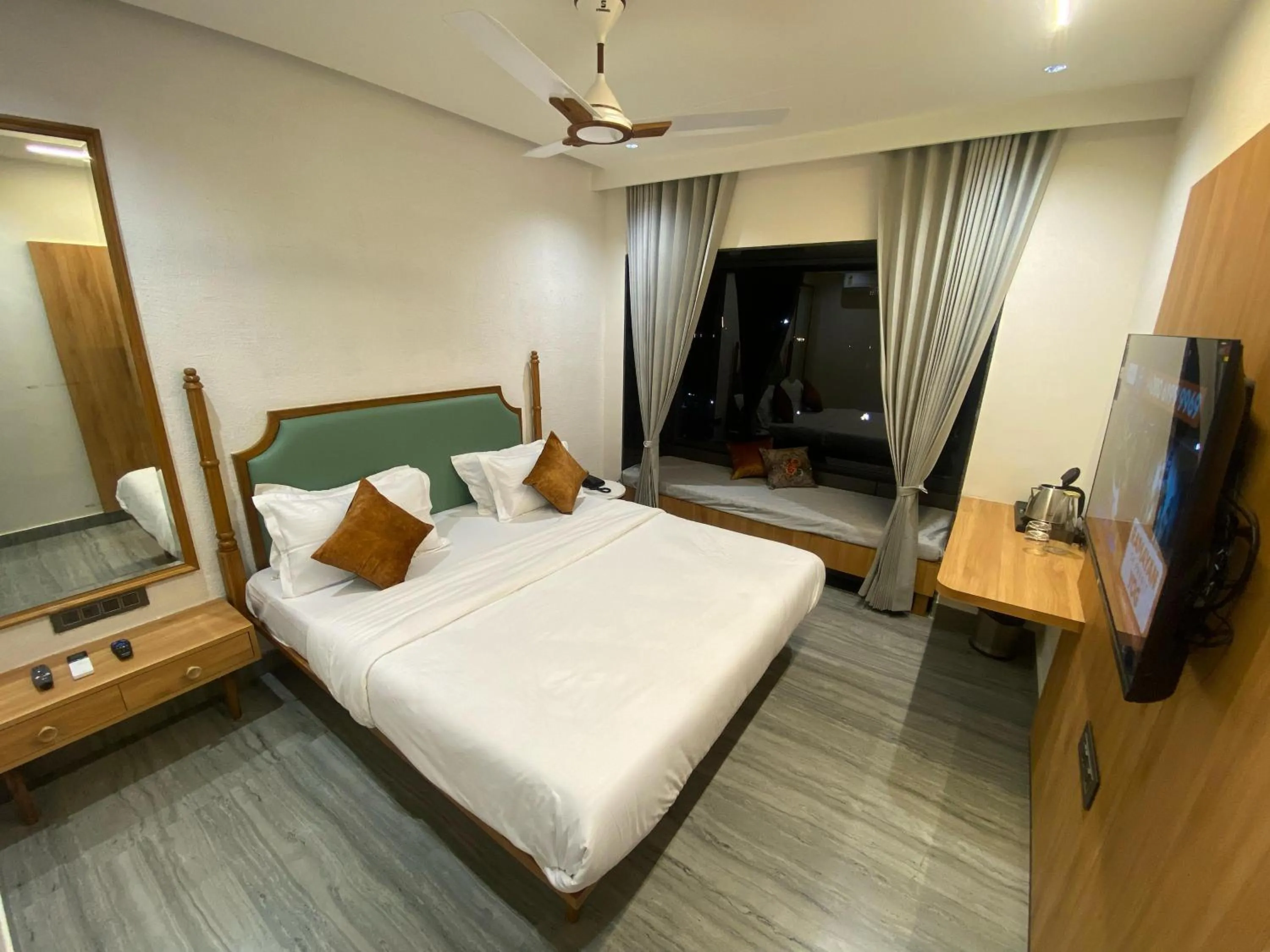 Hotel Crystal inn Nakki Lake 25 Meter