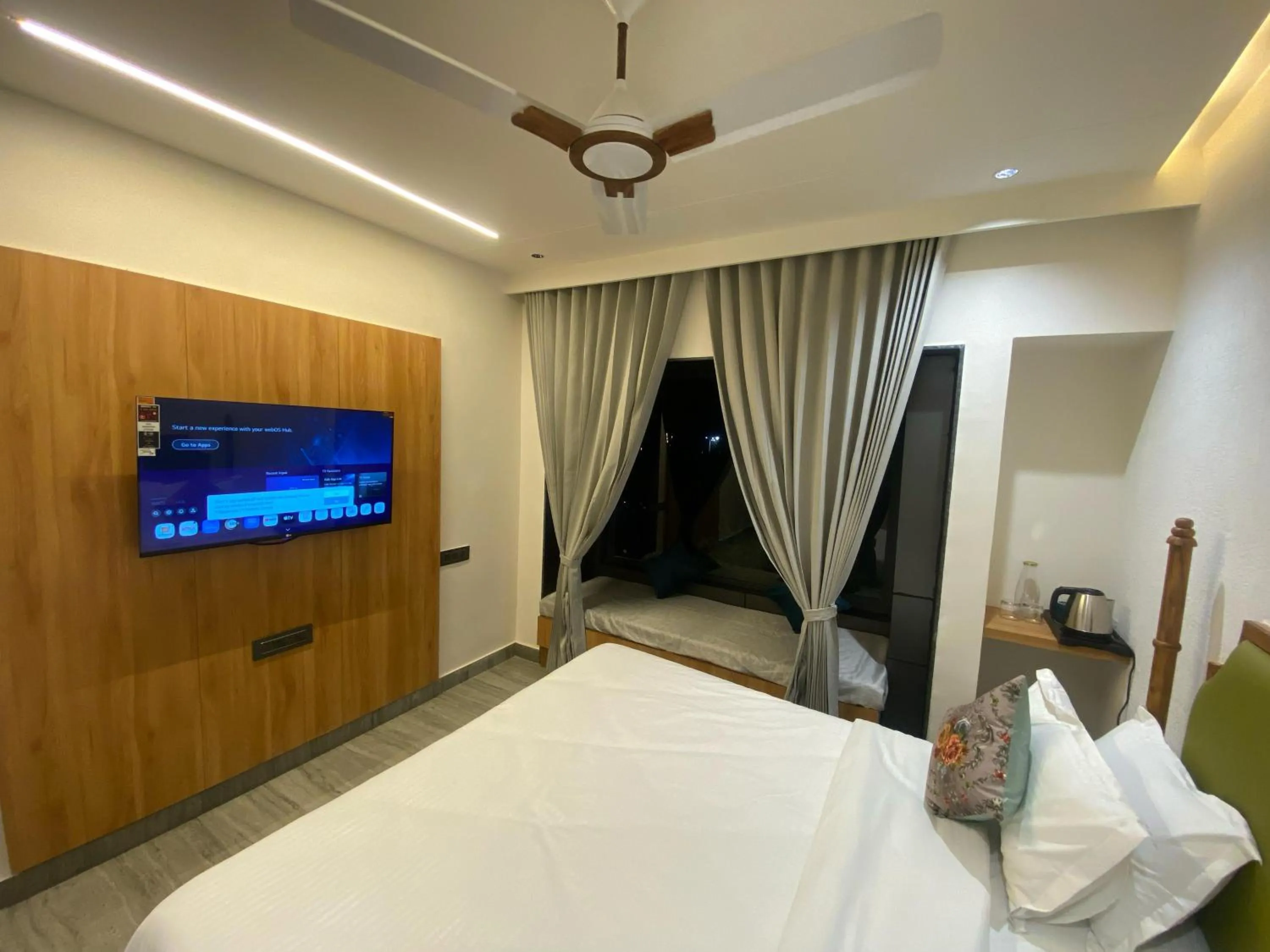 Hotel Crystal inn Nakki Lake 25 Meter