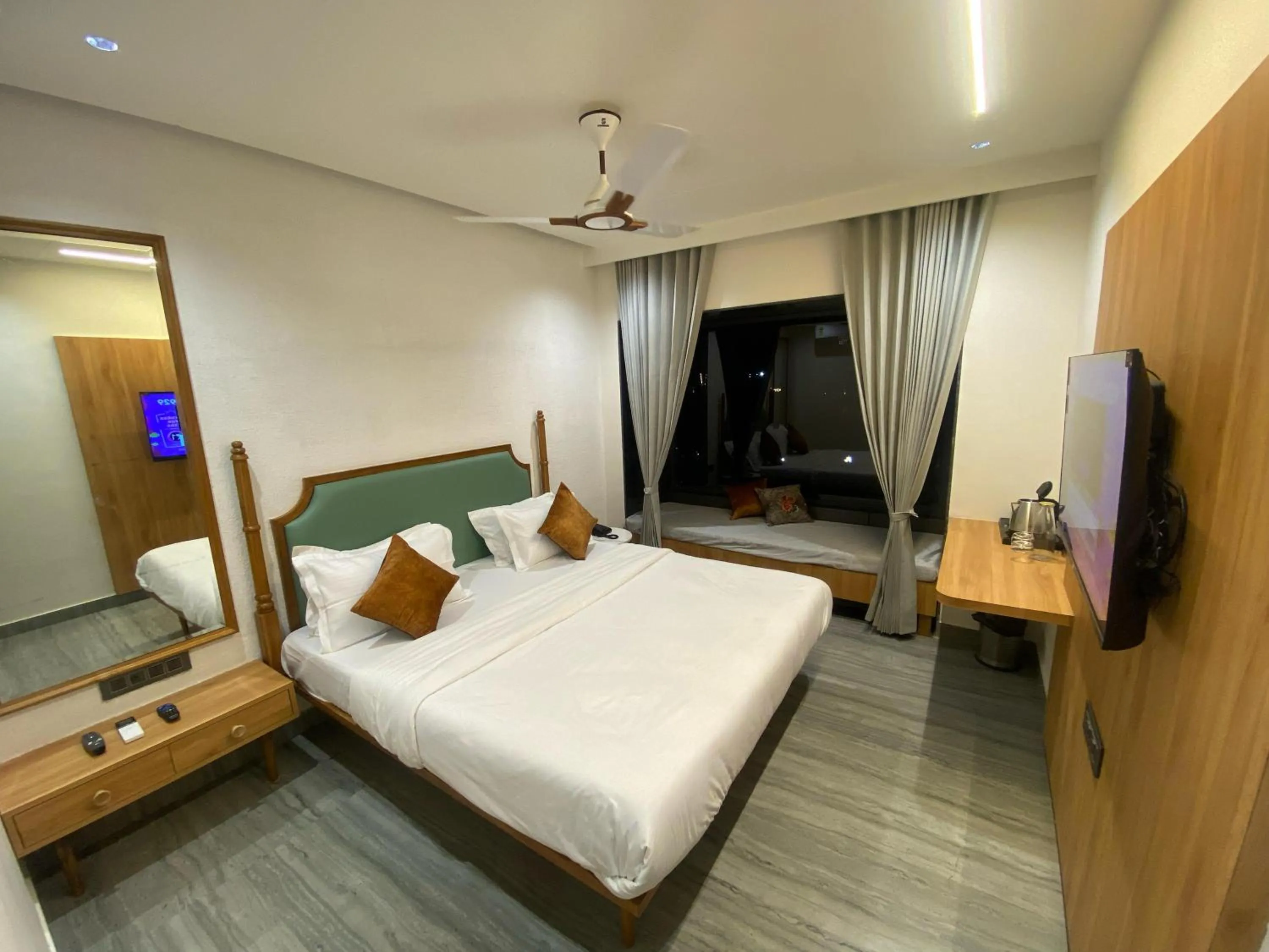 Hotel Crystal inn Nakki Lake 25 Meter