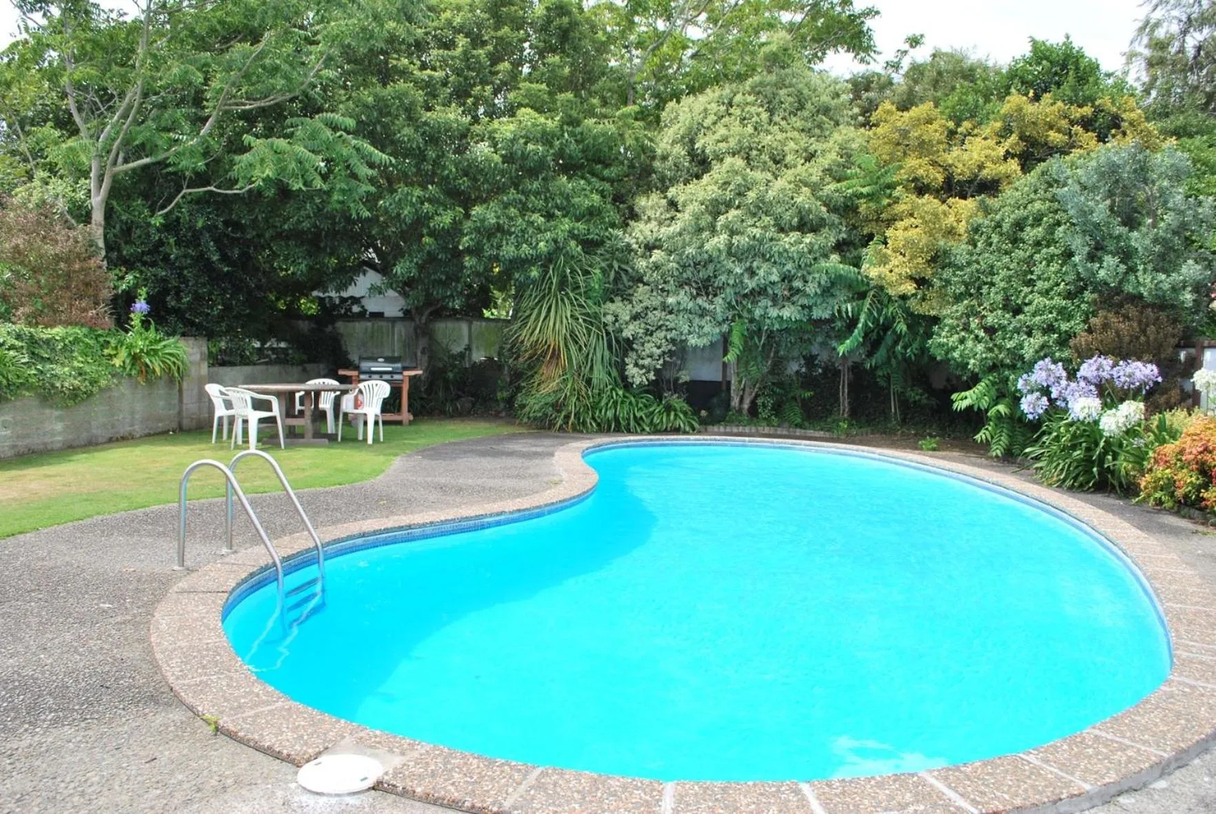 Day in A'La Vista Motel